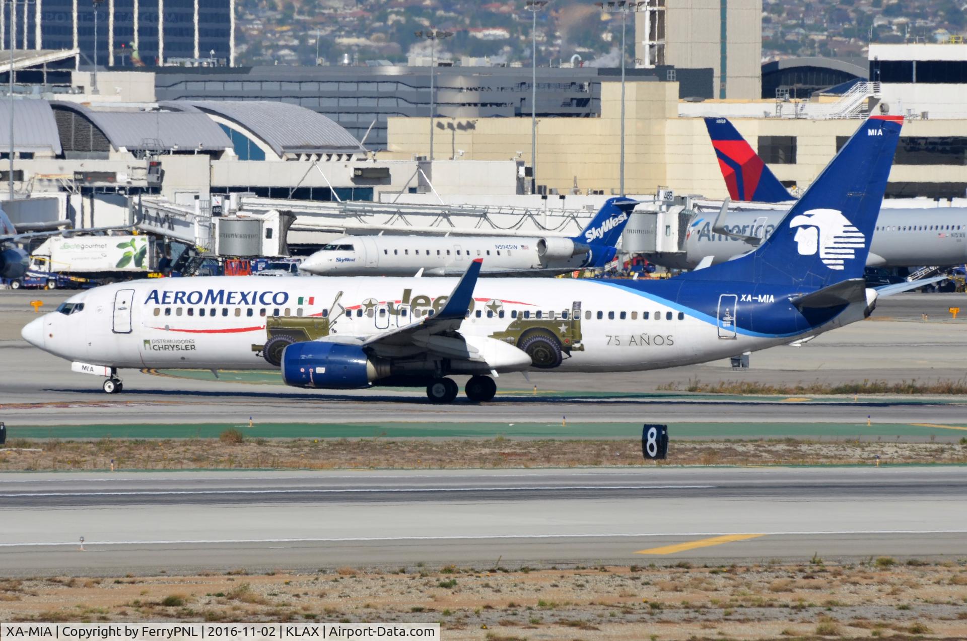 XA-MIA, 2007 Boeing 737-852 C/N 35119, AeroMexico B738 promoting Jeep.
