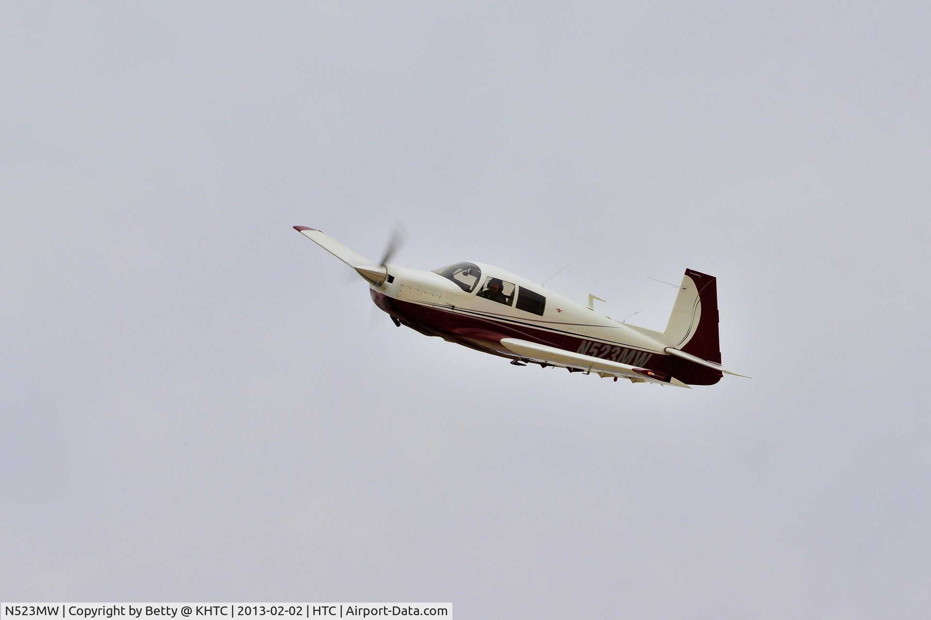 N523MW, 1967 Mooney M20E C/N 670013, Departing Hawthorne, NV.
