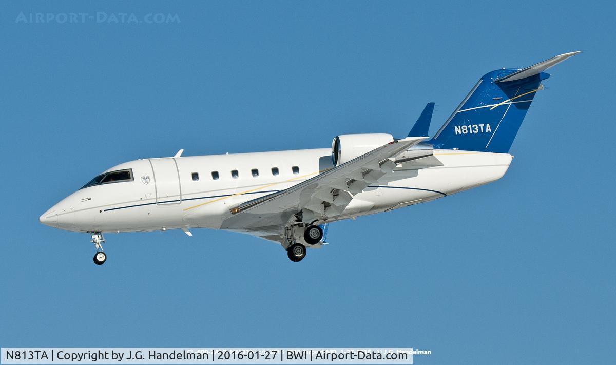 N813TA, 1983 Bombardier Challenger 601 (CL-600-2A12) C/N 3016, On final to 33L.