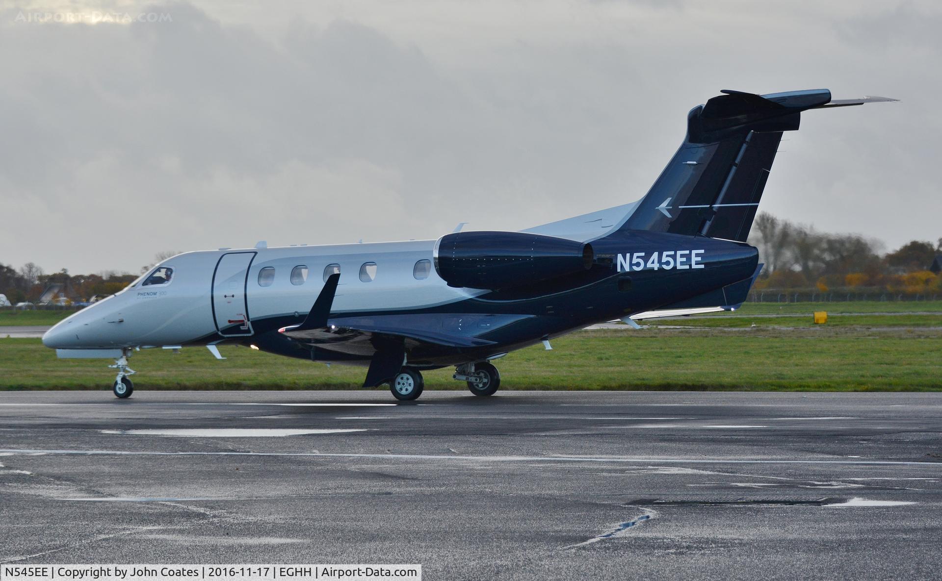 N545EE, 2016 Embraer EMB-505 Phenom 300 C/N 50500345, Arriving at Signatures