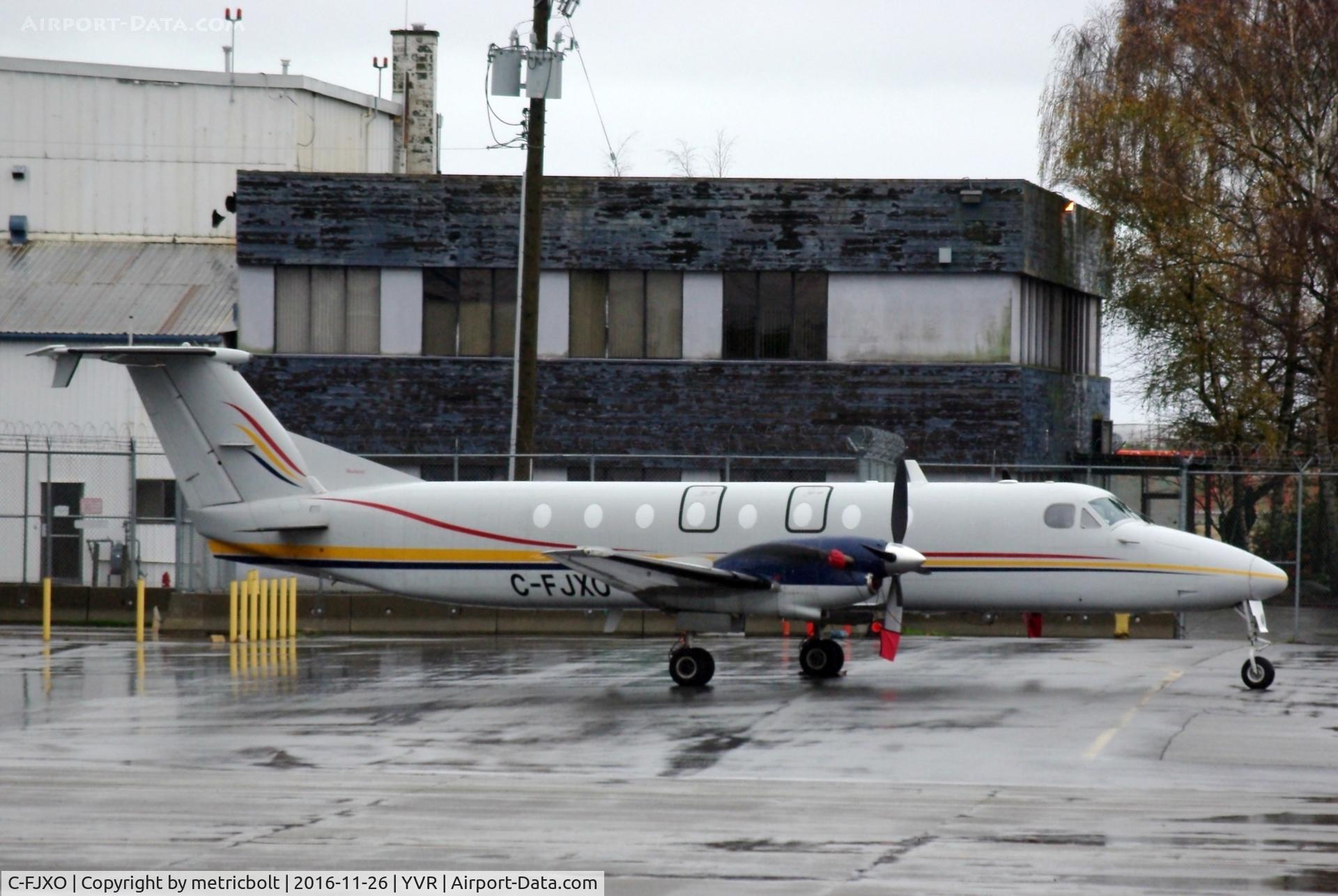 C-FJXO, 1990 Beech 1900C-1 C/N UC-124, Seen at YVR South Terminal