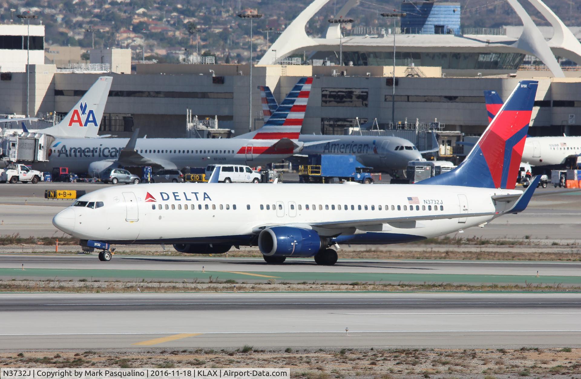 N3732J, 2000 Boeing 737-832 C/N 30380, Boeing 737-800