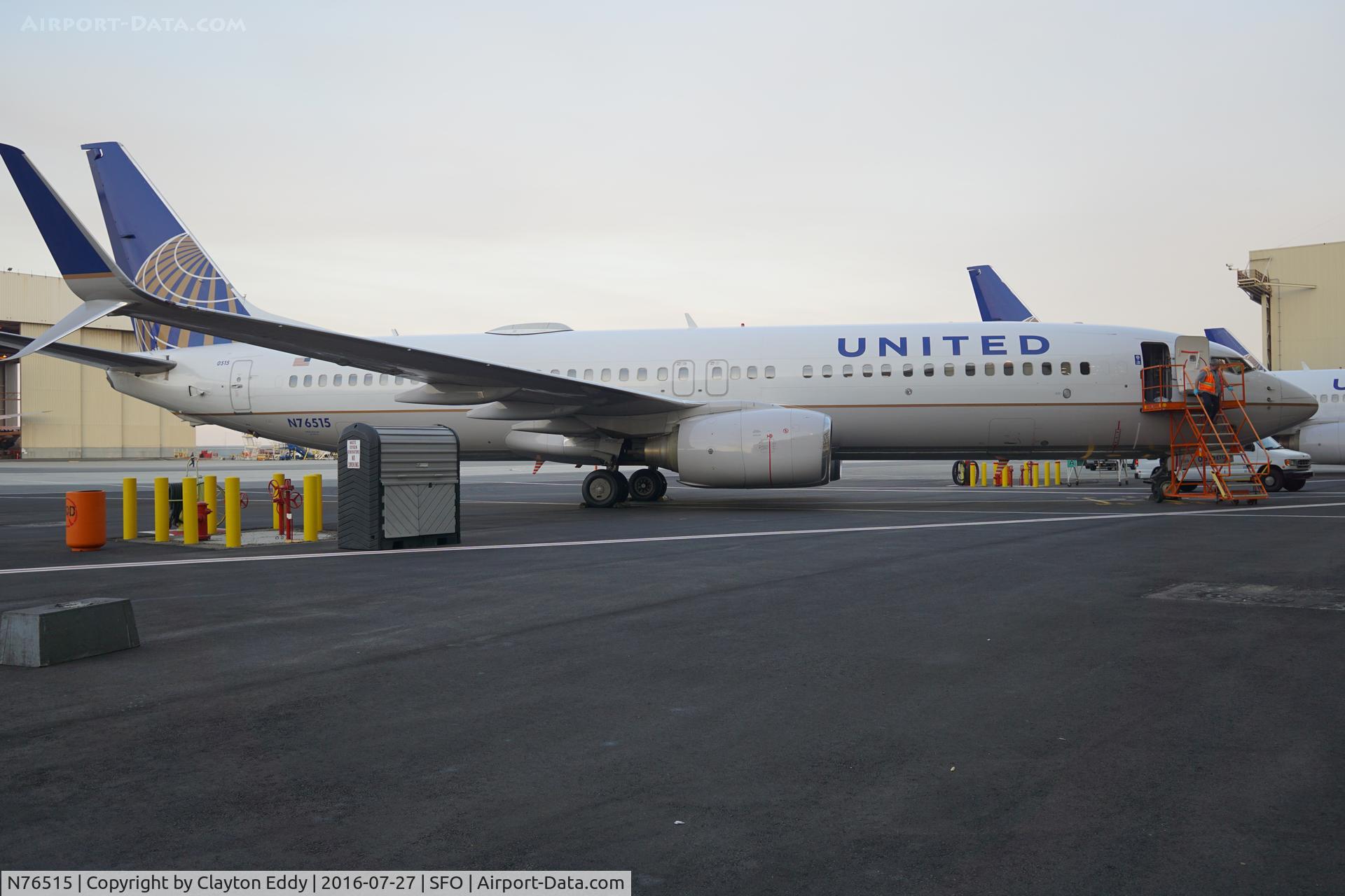 N76515, 2008 Boeing 737-824 C/N 31623, SFO 2016