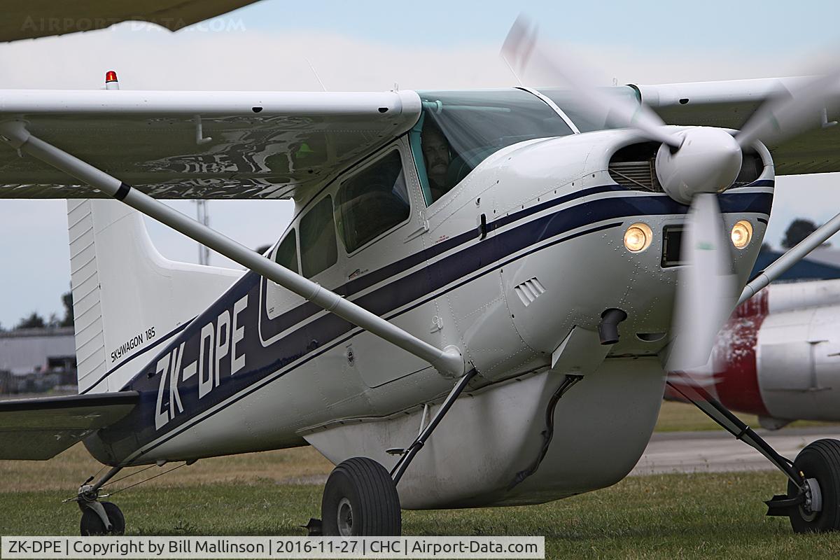 ZK-DPE, Cessna A185F Skywagon 185 C/N 18502419, ferrying pax to Kaikoura