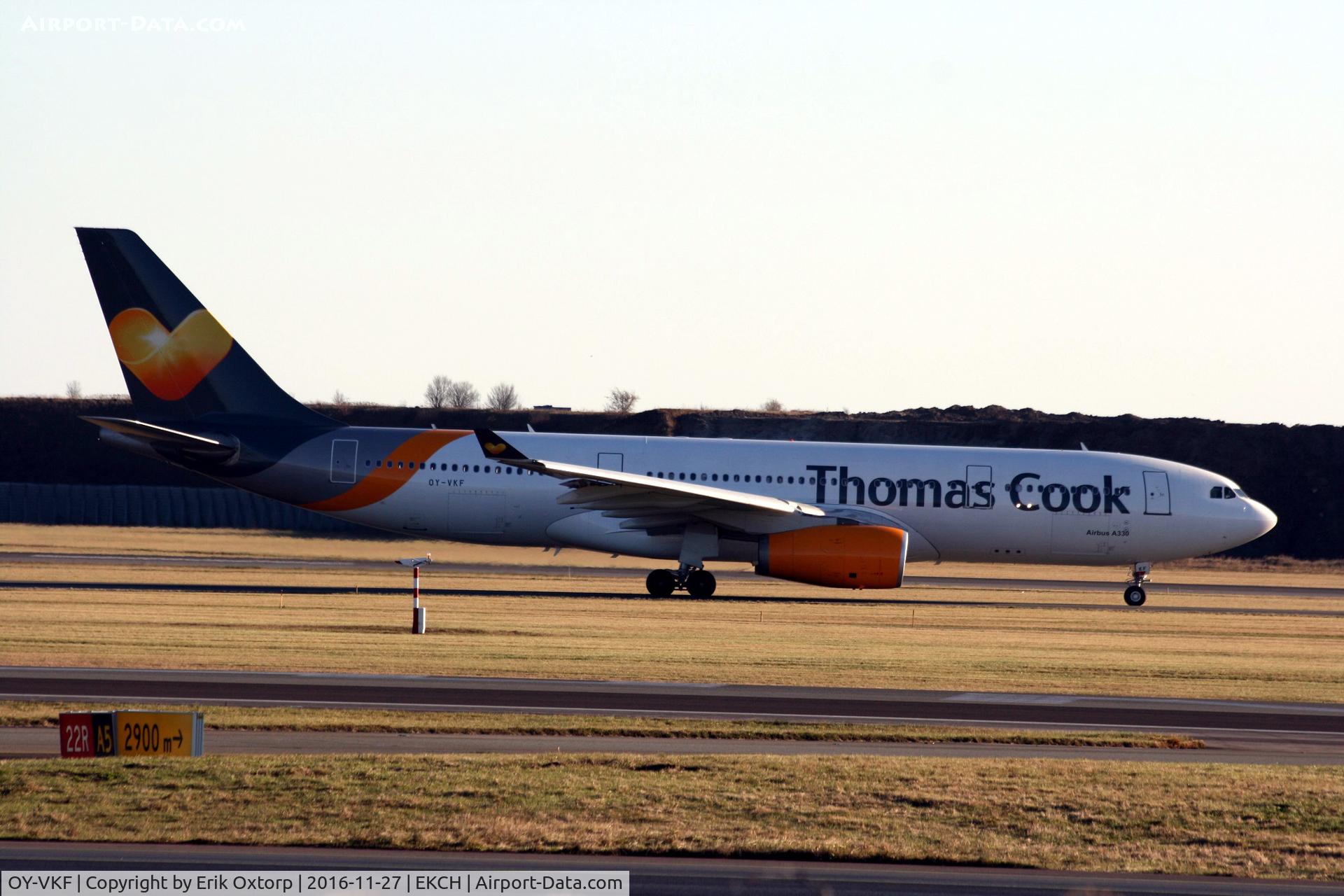 OY-VKF, 1999 Airbus A330-243 C/N 309, OY-VKF taxing for takeoff rw 04R