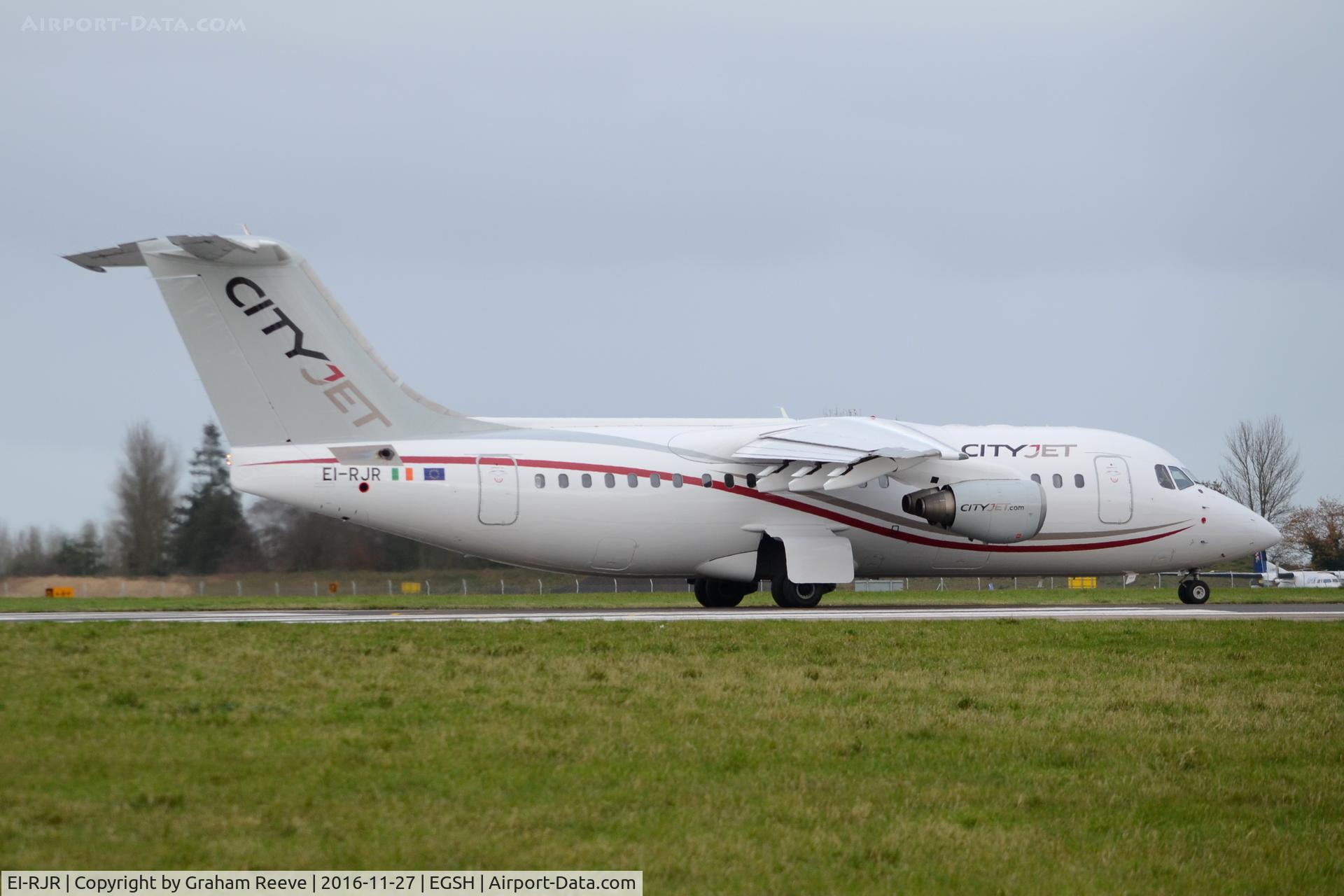 EI-RJR, 2000 British Aerospace Avro 146-RJ85A C/N E2364, Departing after a re-spray,