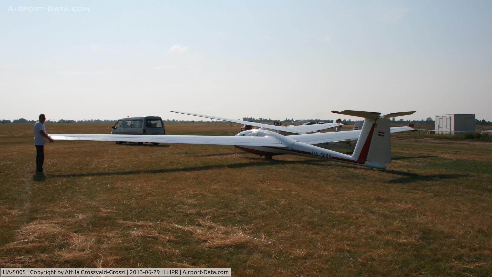 HA-5005, 1980 ICA-Brasov IS-28B2 C/N 273, Györ-Pér Airport, Hungary