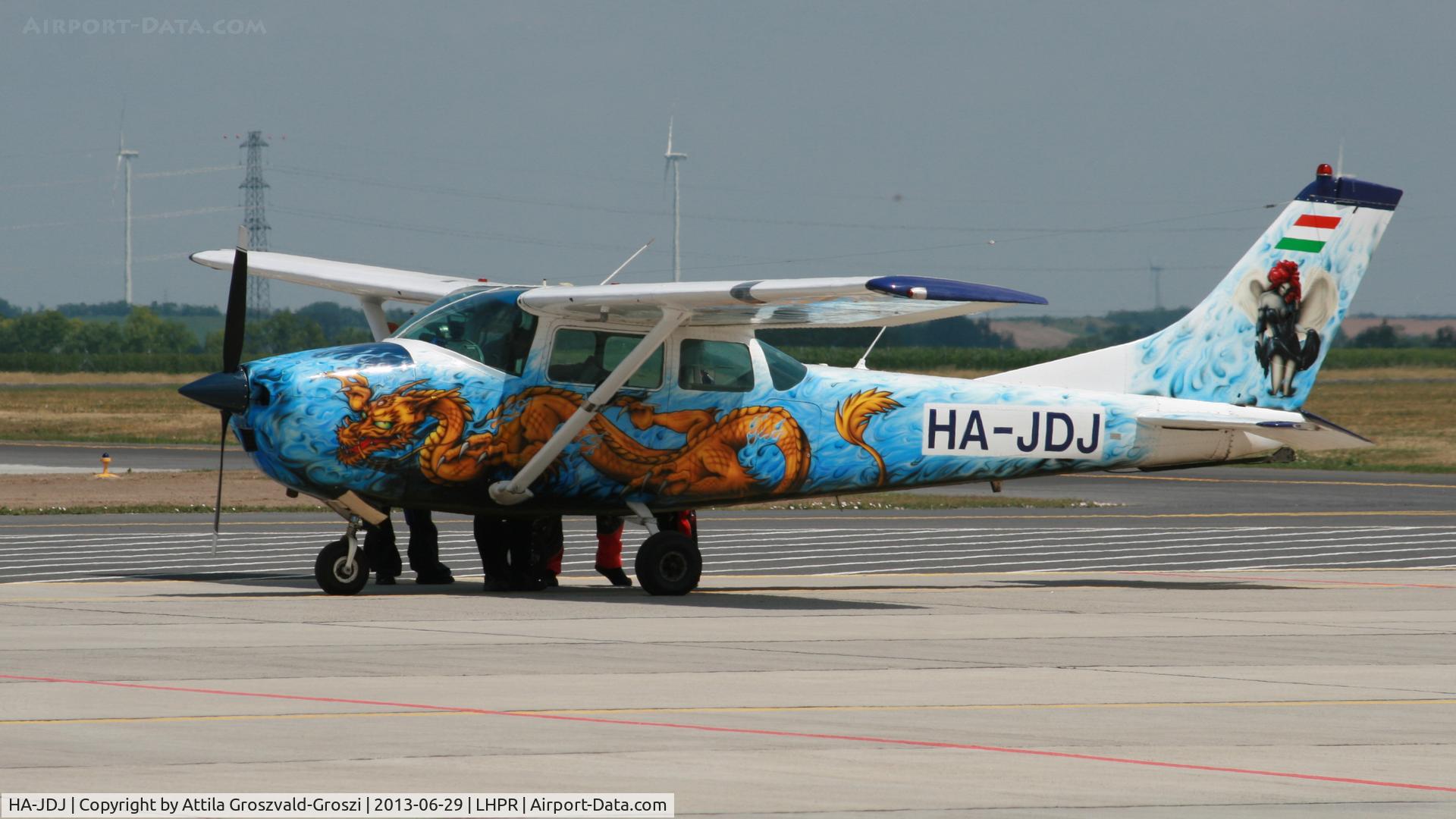 HA-JDJ, 1962 Cessna 182E Skylane Skylane C/N 18254279, Györ-Pér Airport, Hungary