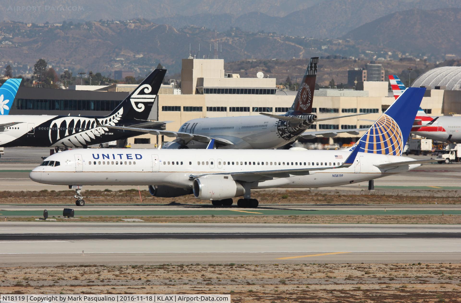 N18119, 1997 Boeing 757-224 C/N 27561, Boeing 757-200