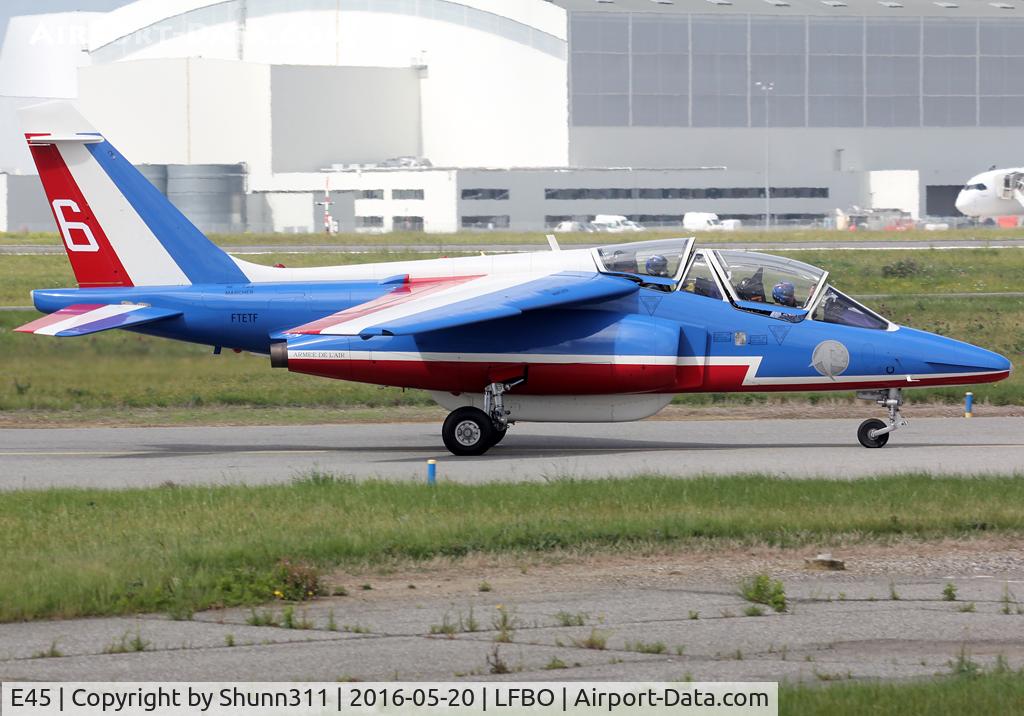 E45, Dassault-Dornier Alpha Jet E C/N E45, Taxiing to the General Aviation area...