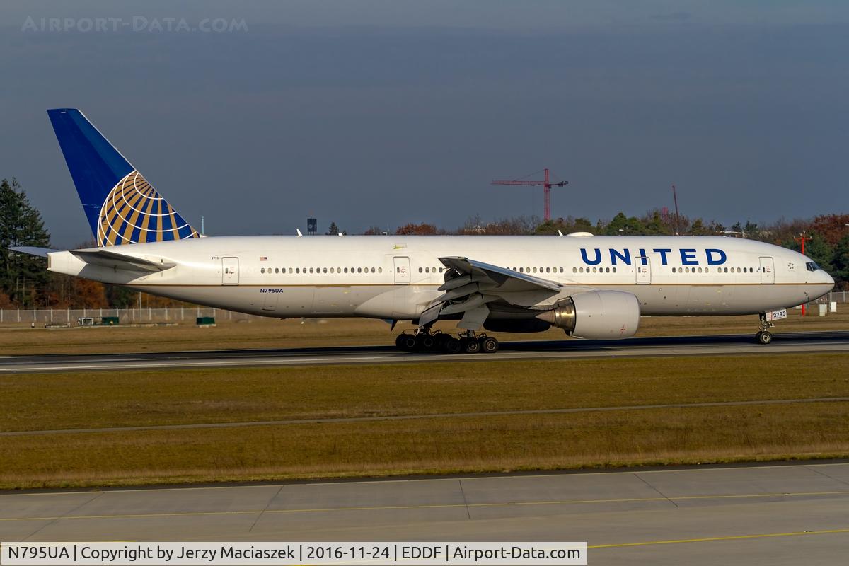 N795UA, 1997 Boeing 777-222 C/N 26927, Boeing 777-222