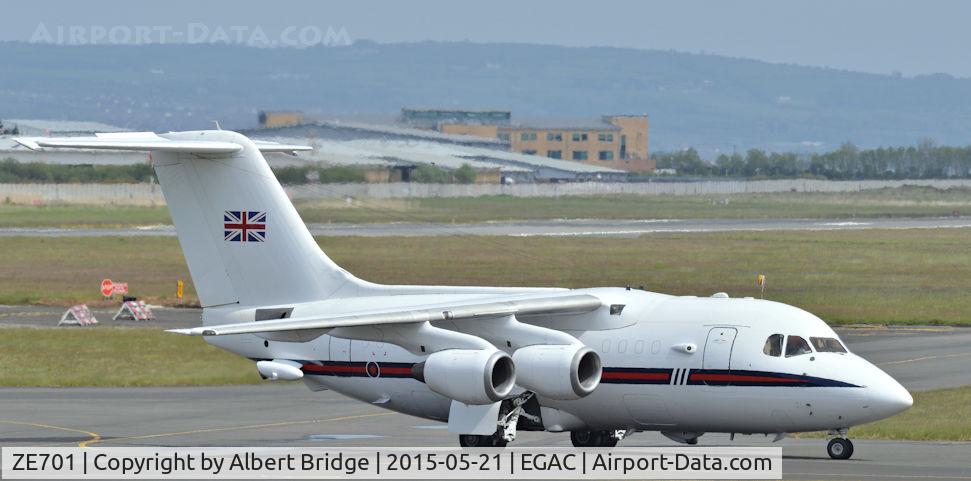ZE701, 1985 British Aerospace BAe.146 CC.2 C/N E1029, ZE701 - No. 32 Squadron RAF arriving at Belfast City.