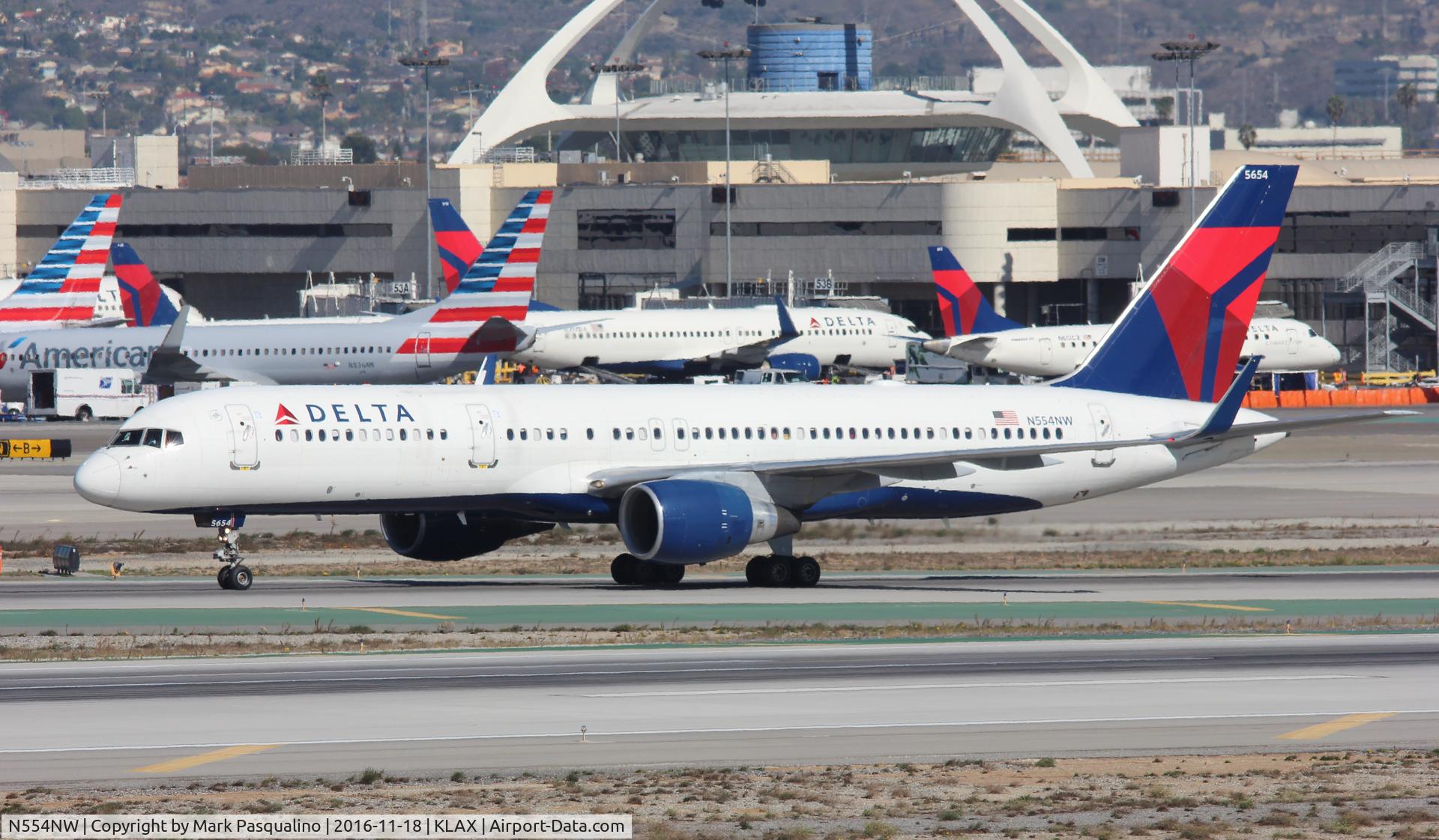 N554NW, 2001 Boeing 757-251 C/N 26501, Boeing 757-200