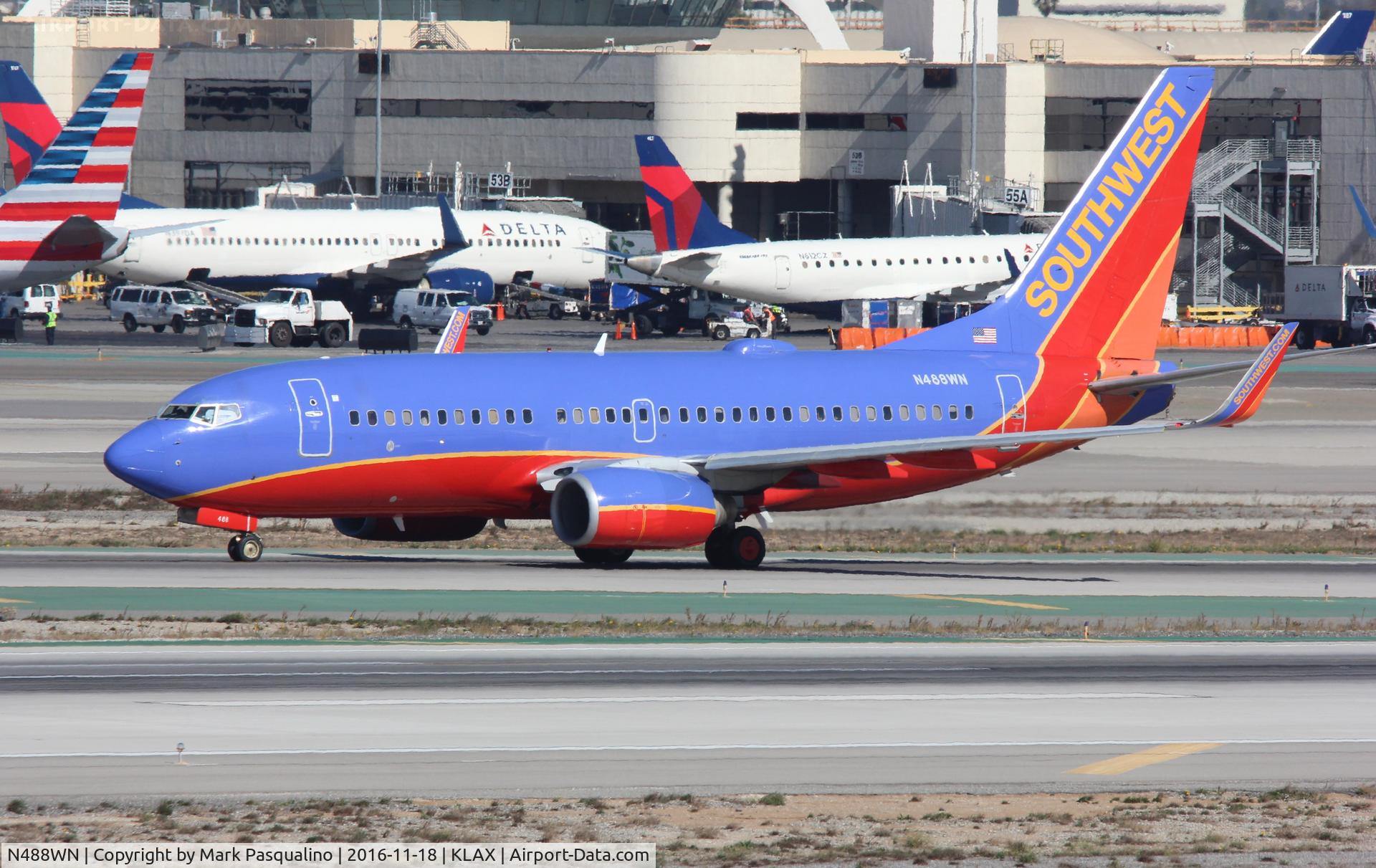 N488WN, 2004 Boeing 737-7H4 C/N 33853, Boeing 737-700
