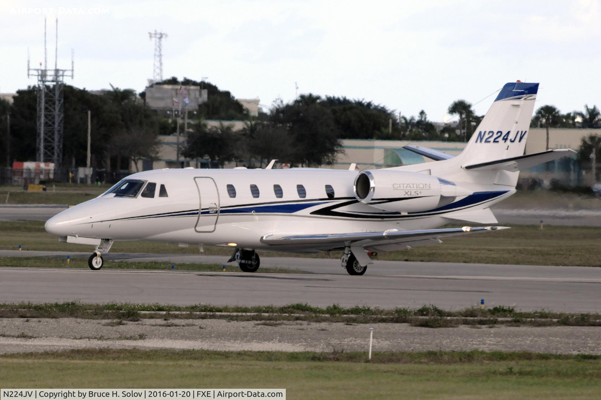 N224JV, 2015 Cessna 680 Citation Sovereign C/N 680-0541, ready for departure