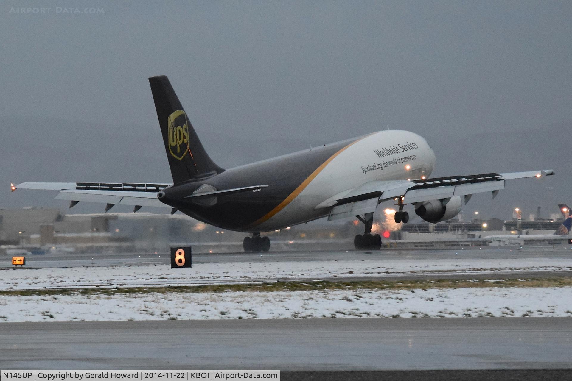 N145UP, 2002 Airbus A300F4-622R C/N 828, Early morning landing on RWY 10R.