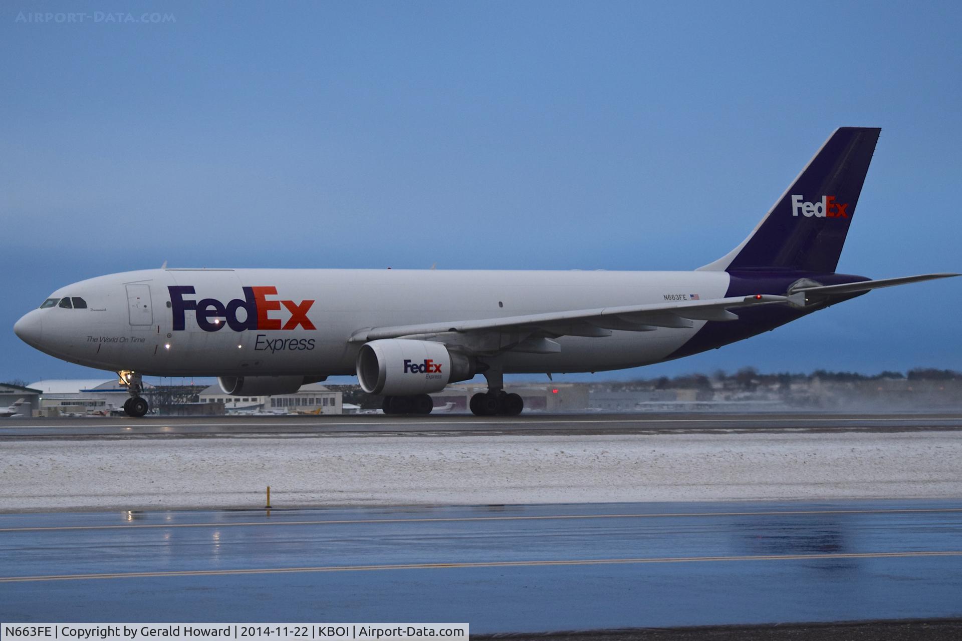 N663FE, 1995 Airbus A300F4-605R C/N 766, On RWY 10L.