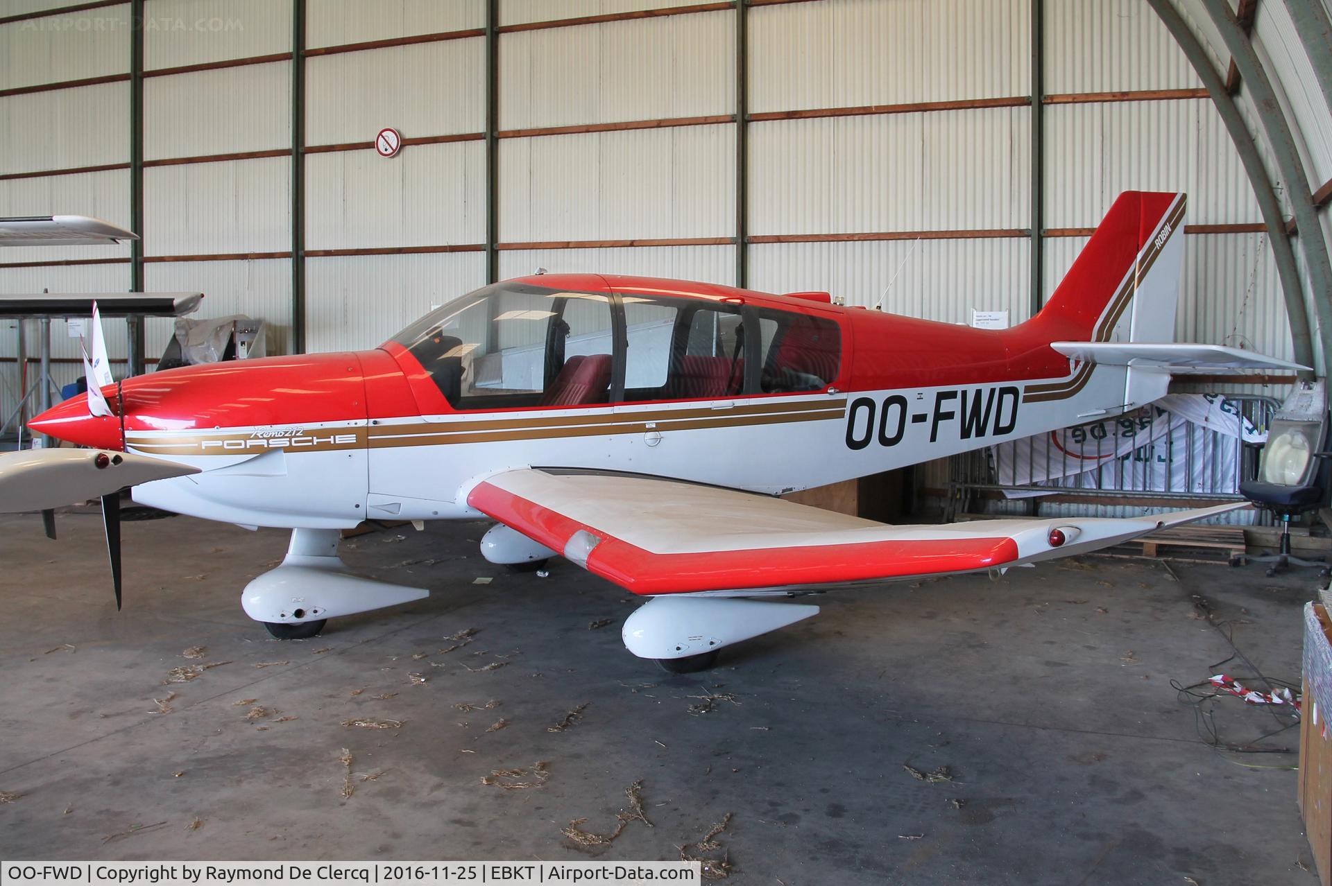 OO-FWD, 1989 Robin DR-400-180RP Remorqueur Regent C/N 1872, At Wevelgem.