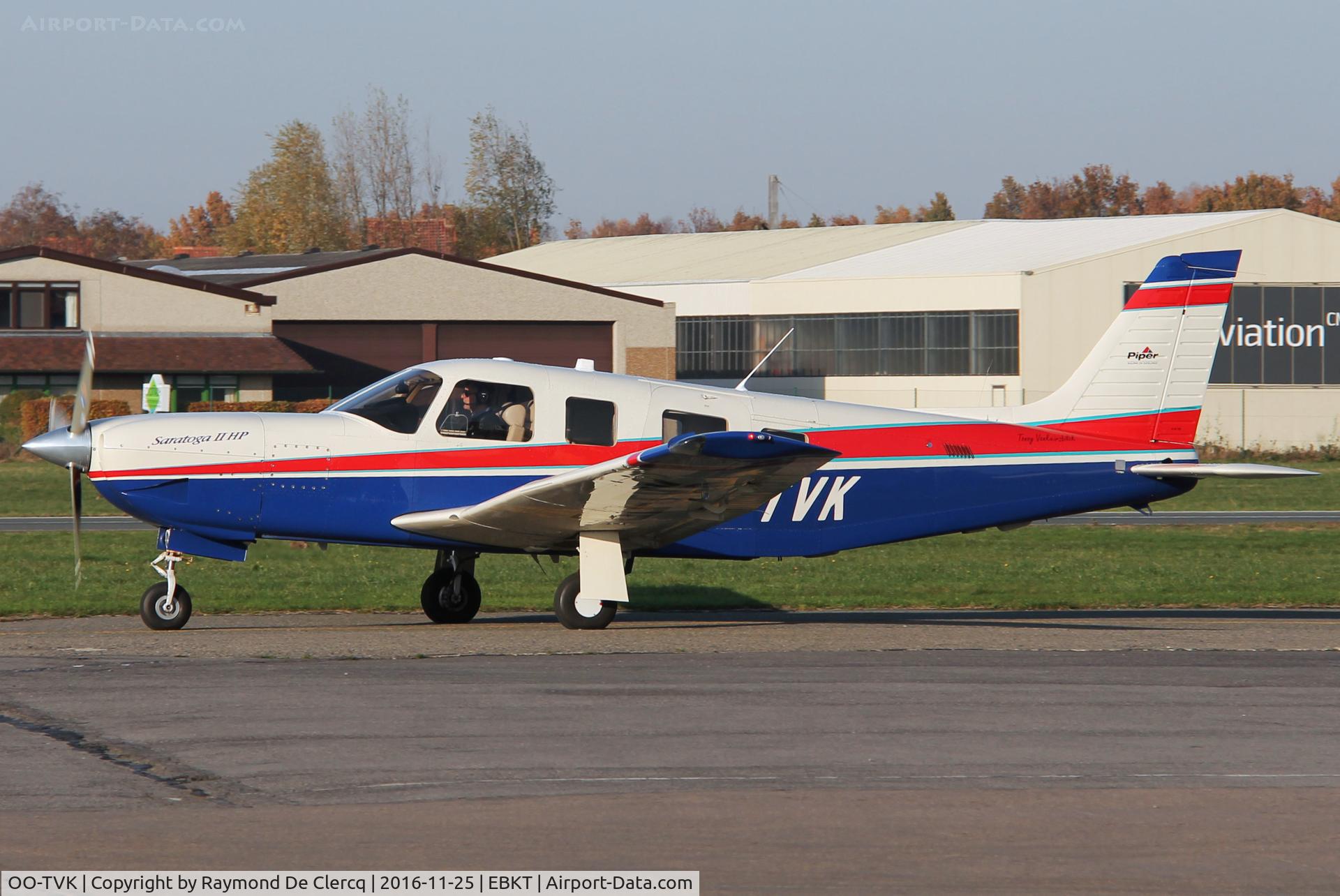 OO-TVK, Piper PA-32R-301 Saratoga C/N 3246141, Taxiing at Wevelgem.