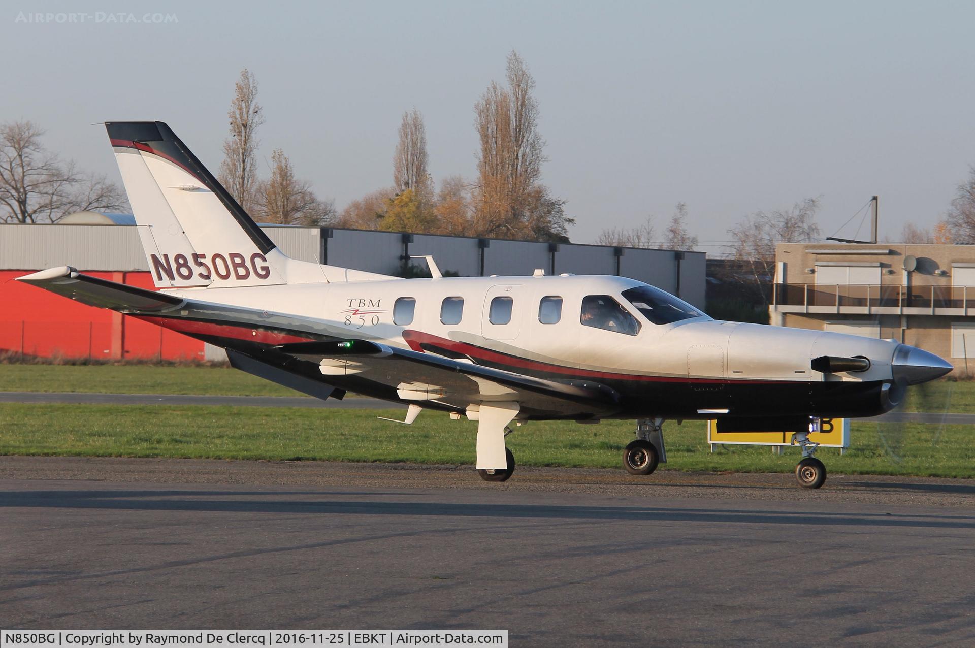 N850BG, 2006 Socata TBM-700 C/N 367, Arriving at Wevelgem.