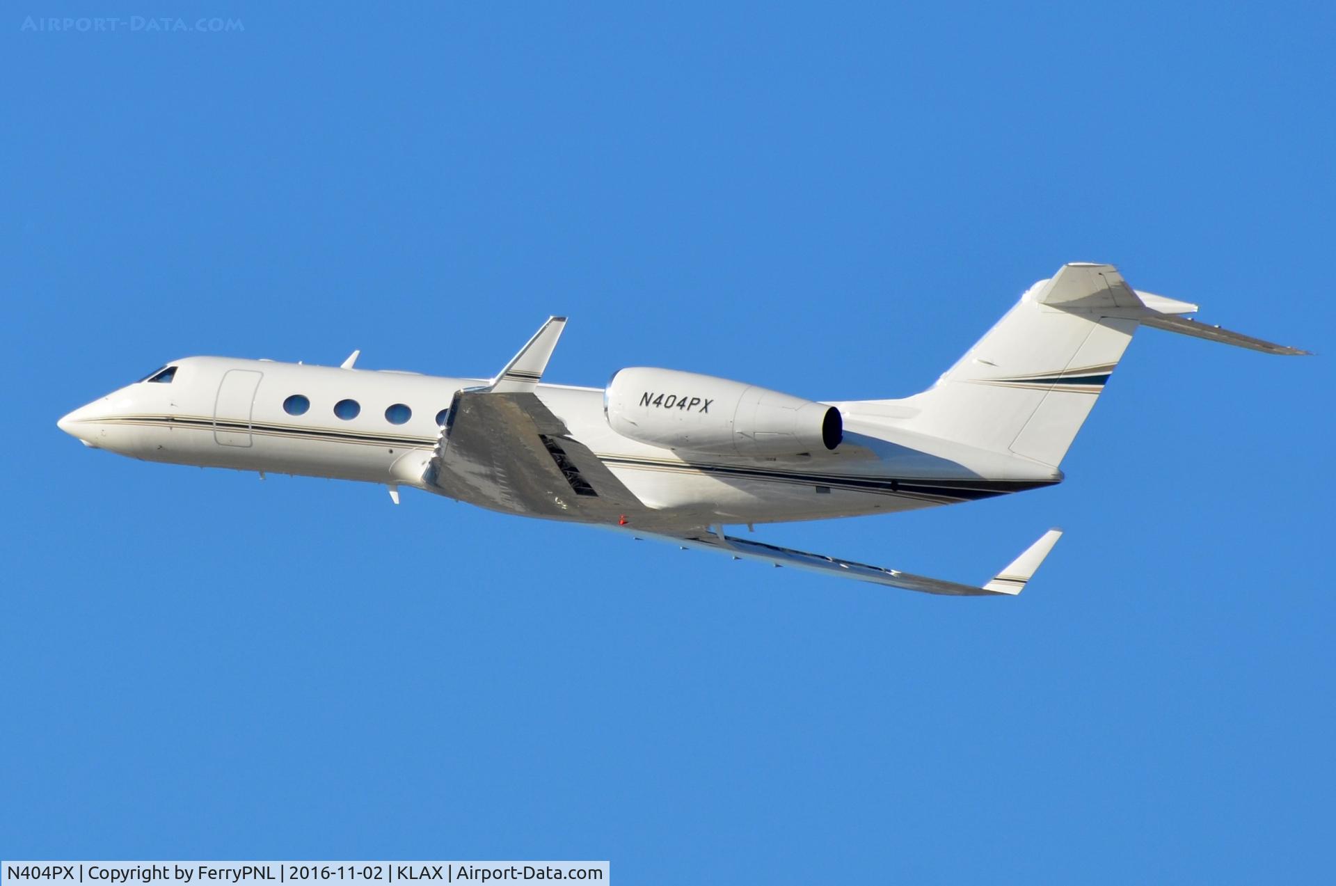 N404PX, 2005 Gulfstream Aerospace GIV-X (G450) C/N 4033, Gulfstream 450 departing.