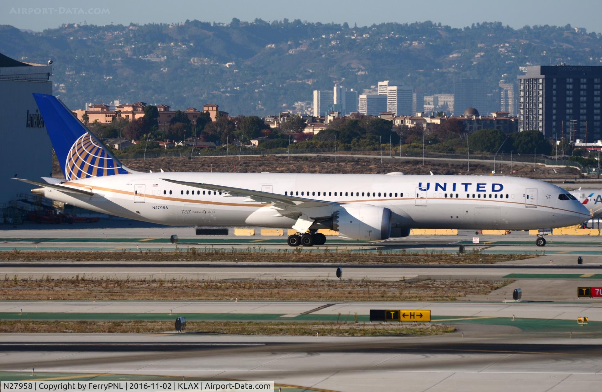 N27958, 2015 Boeing 787-9 Dreamliner C/N 36406, United B789