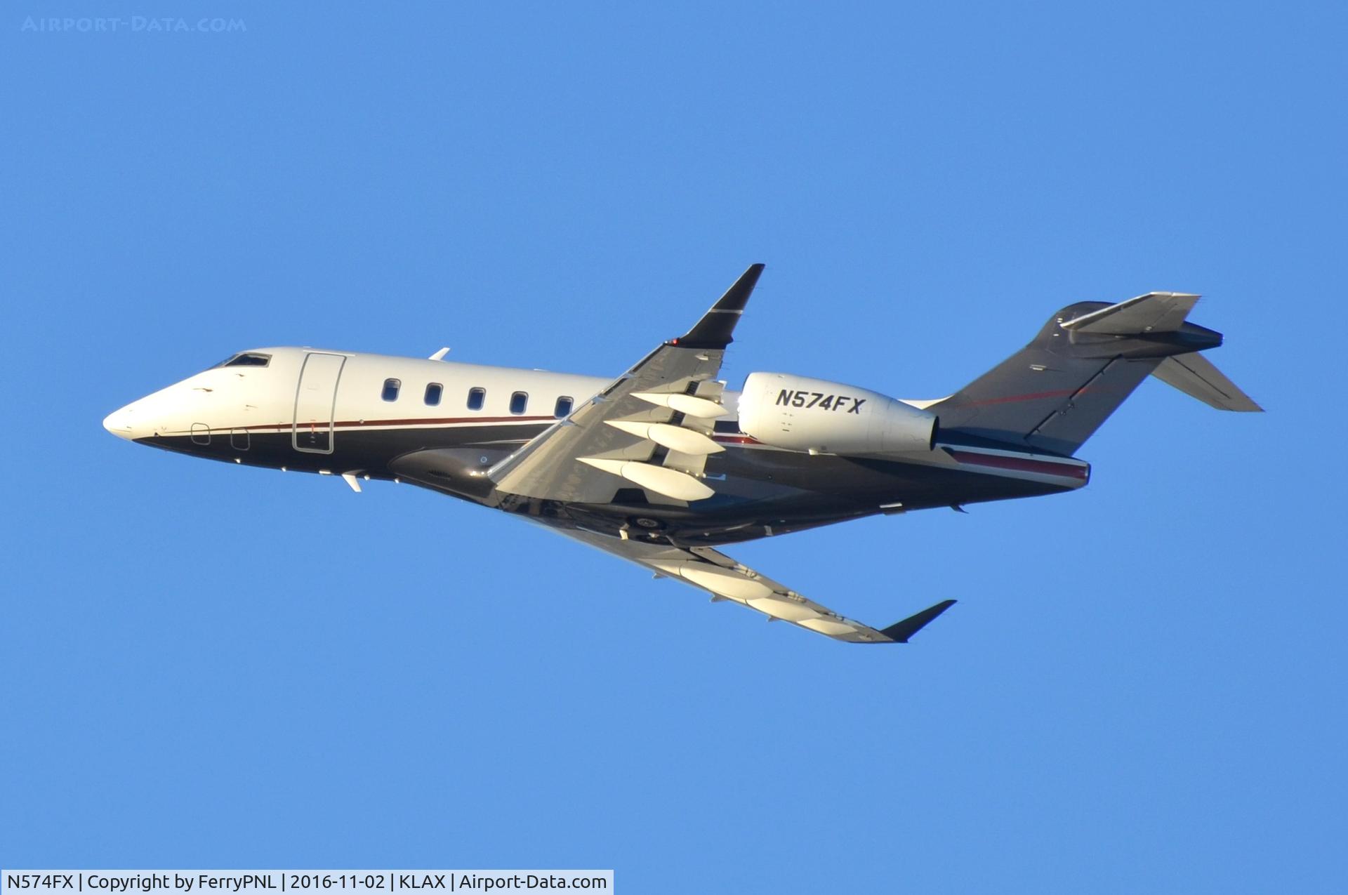 N574FX, 2015 Bombardier Challenger 300 (BD-100-1A10) C/N 20567, Flexjet CL300
