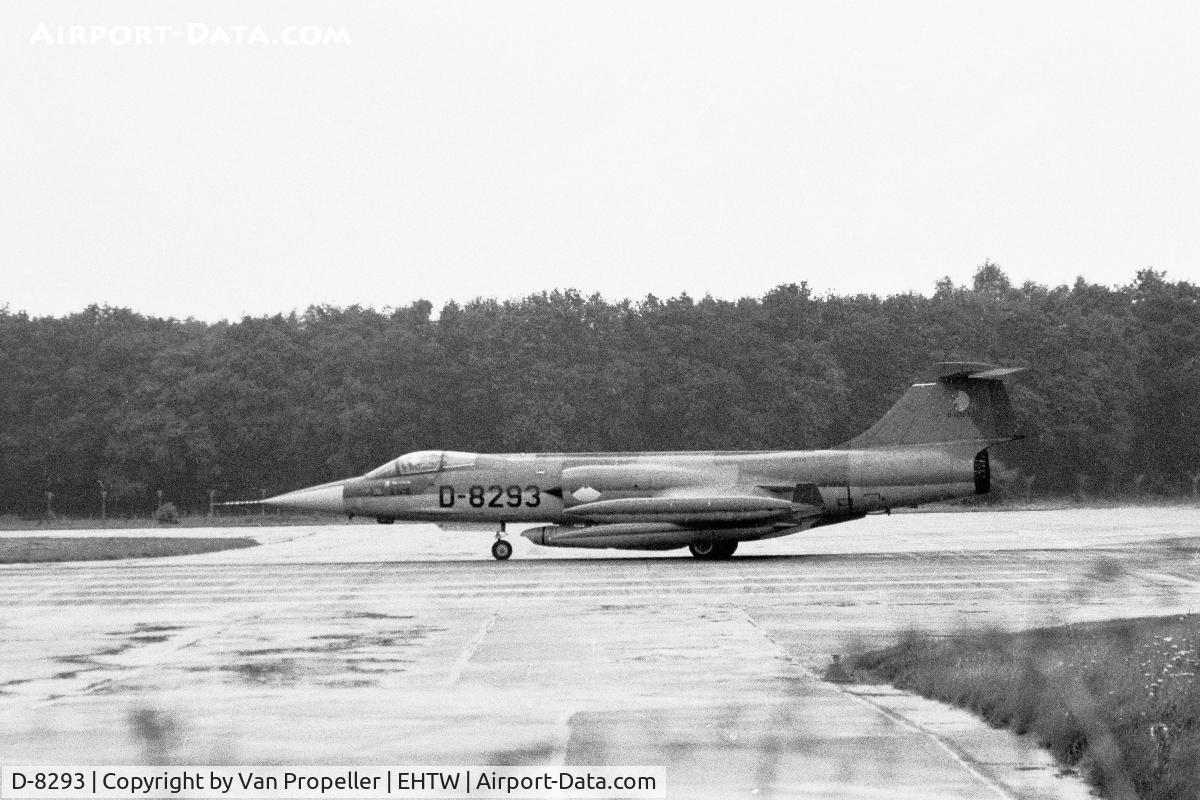 D-8293, Lockheed RF-104G Starfighter C/N 683-8293, Lockheed RF-104G Starfighter of the Royal Netherlands Air force on the runway at Twenthe air base, summer 1980