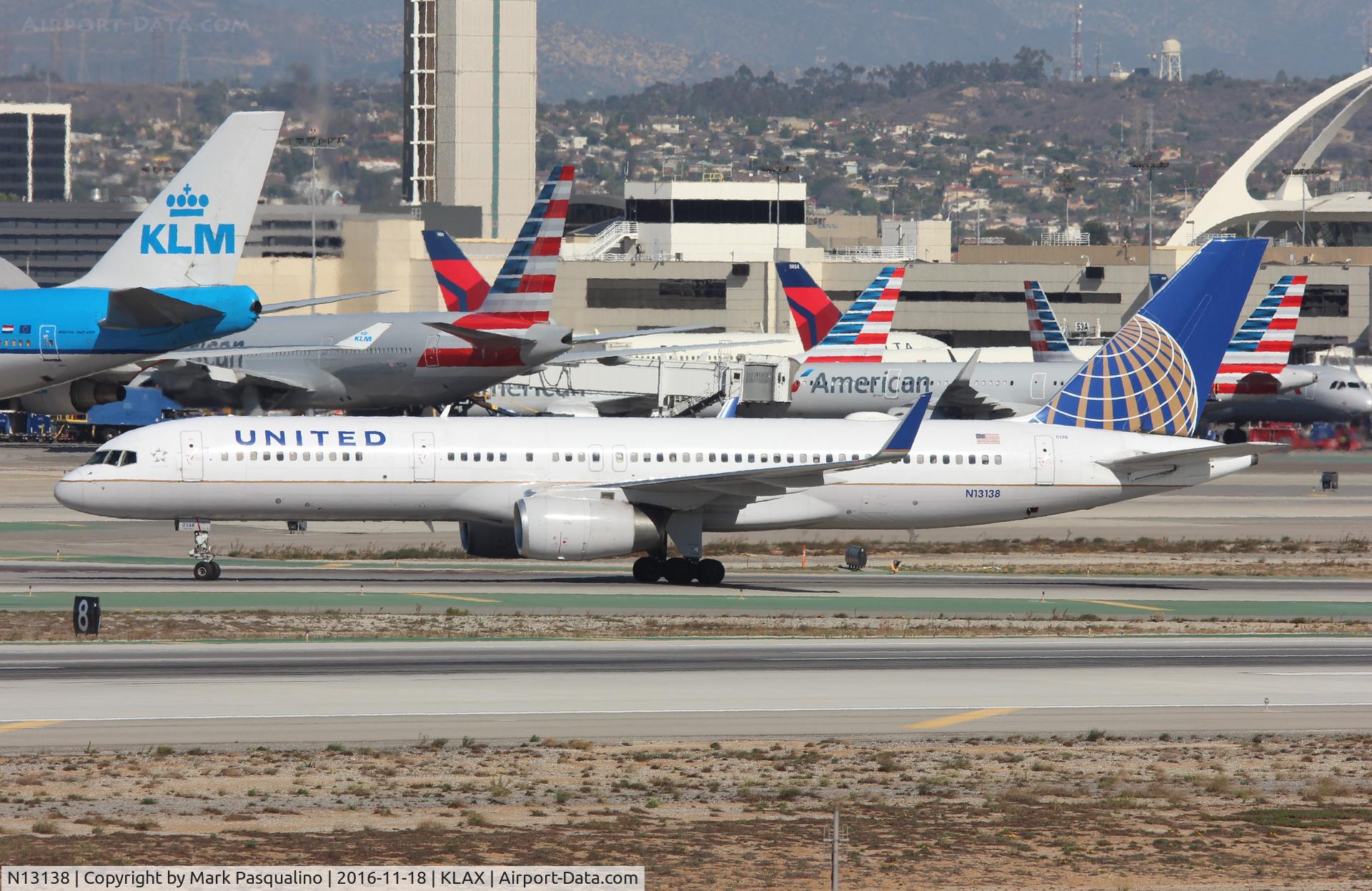 N13138, 1999 Boeing 757-224 C/N 30351, Boeing 757-200