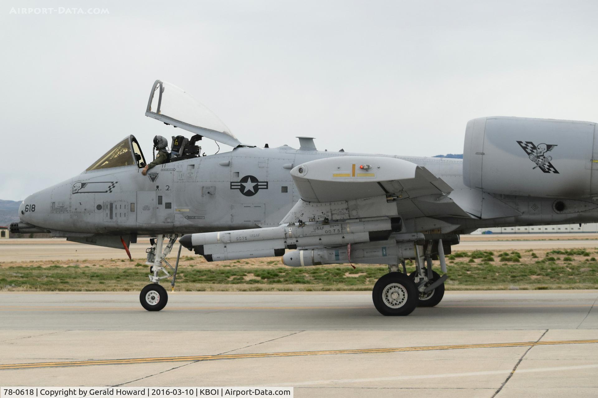 78-0618, 1978 Fairchild Republic A-10C Thunderbolt II C/N A10-0238, Taxing to arm/de arm pad.