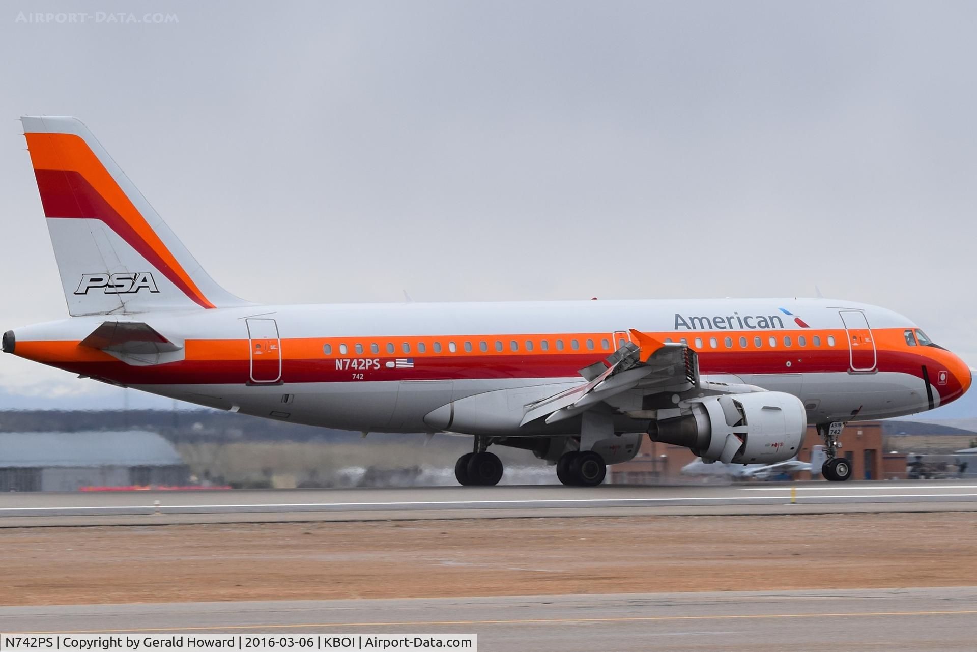 N742PS, 2000 Airbus A319-112 C/N 1275, Slowing down!