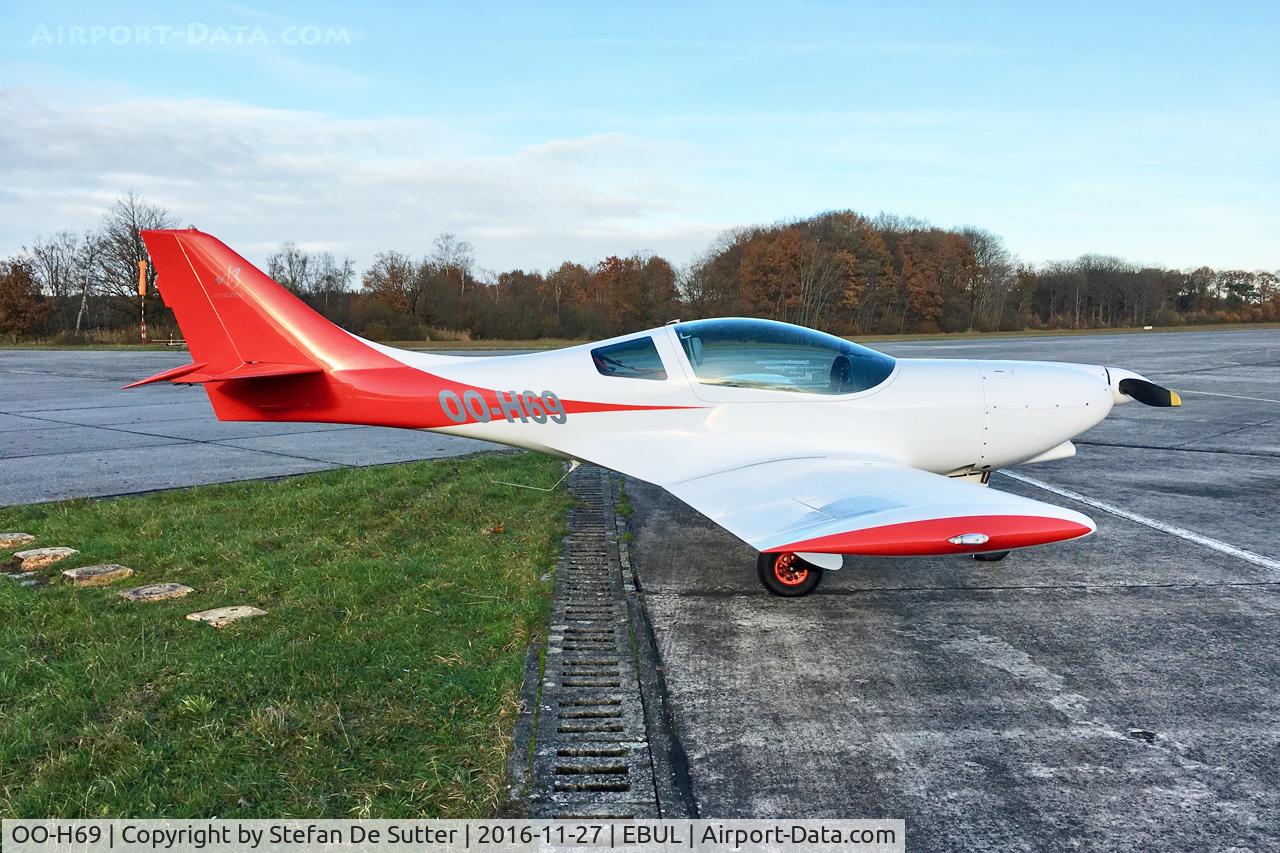 OO-H69, 2016 JMB Aircraft VL-3A Evolution C/N 199, Parked @ Vliegclub Ursel. First picture.