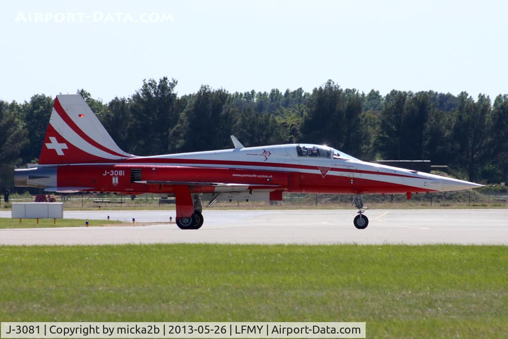 J-3081, Northrop F-5E Tiger II C/N L.1081, Taxiing