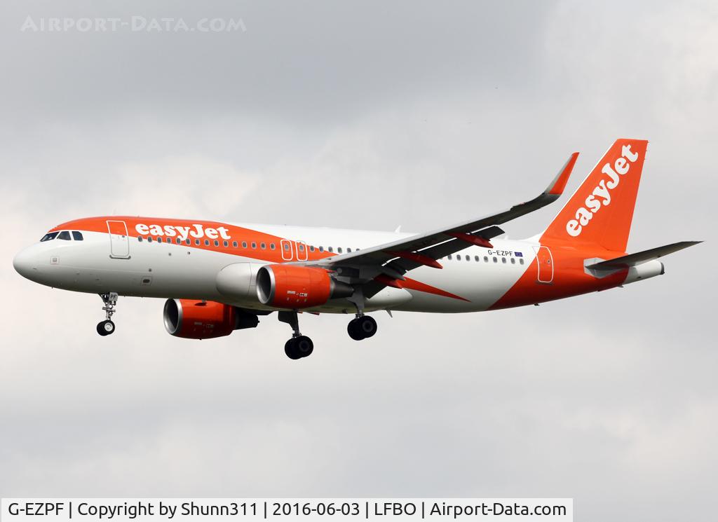 G-EZPF, 2016 Airbus A320-214 C/N 7067, Landing rwy 32L