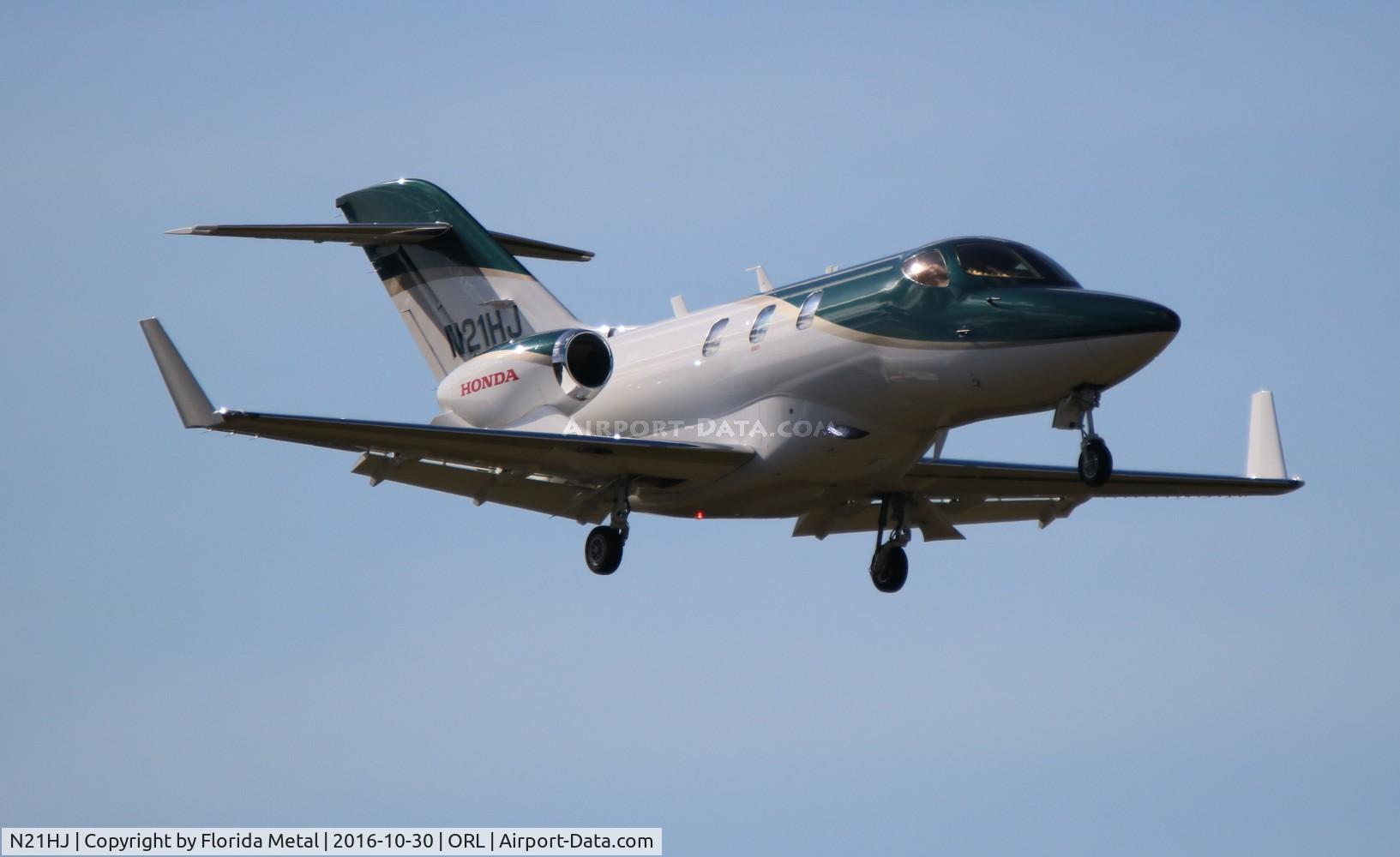 N21HJ, 2015 Honda HA-420 HondaJet C/N 42000014, HondaJet HA-420