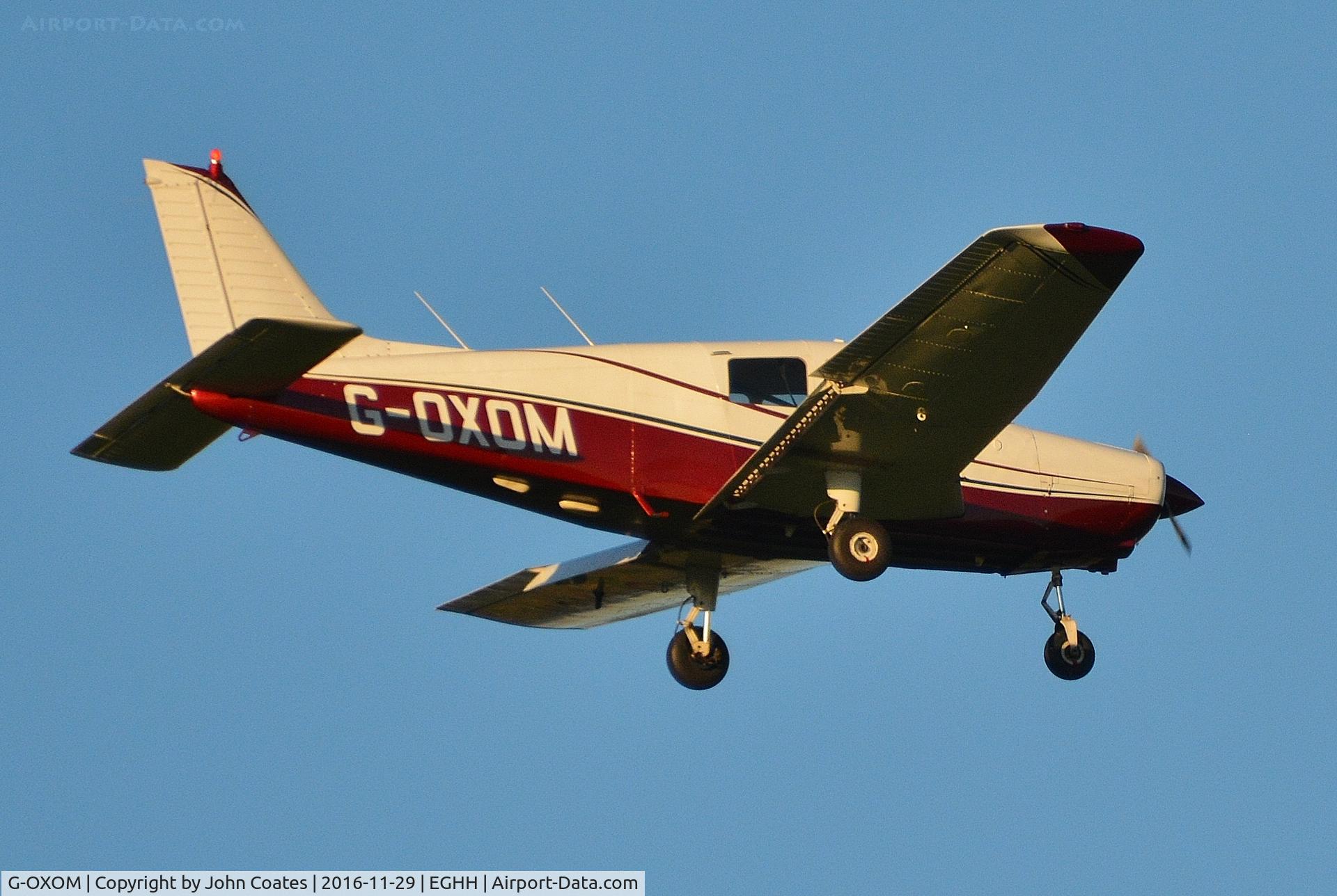 G-OXOM, 1989 Piper PA-28-161 Cadet C/N 28-41285, Finals to 08