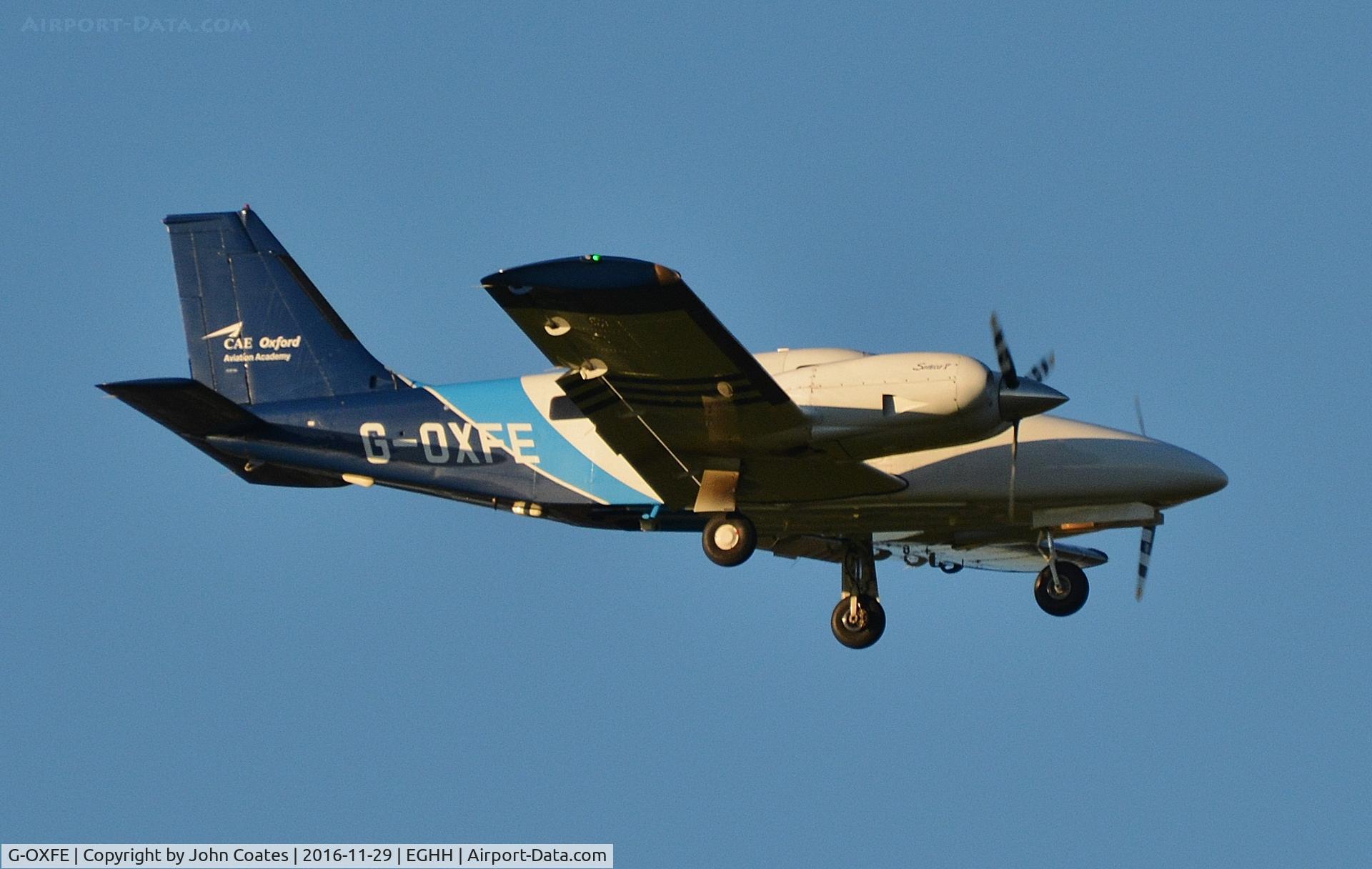 G-OXFE, 2013 Piper PA-34-220T Seneca V C/N 34-49484, Finals to 08 during training