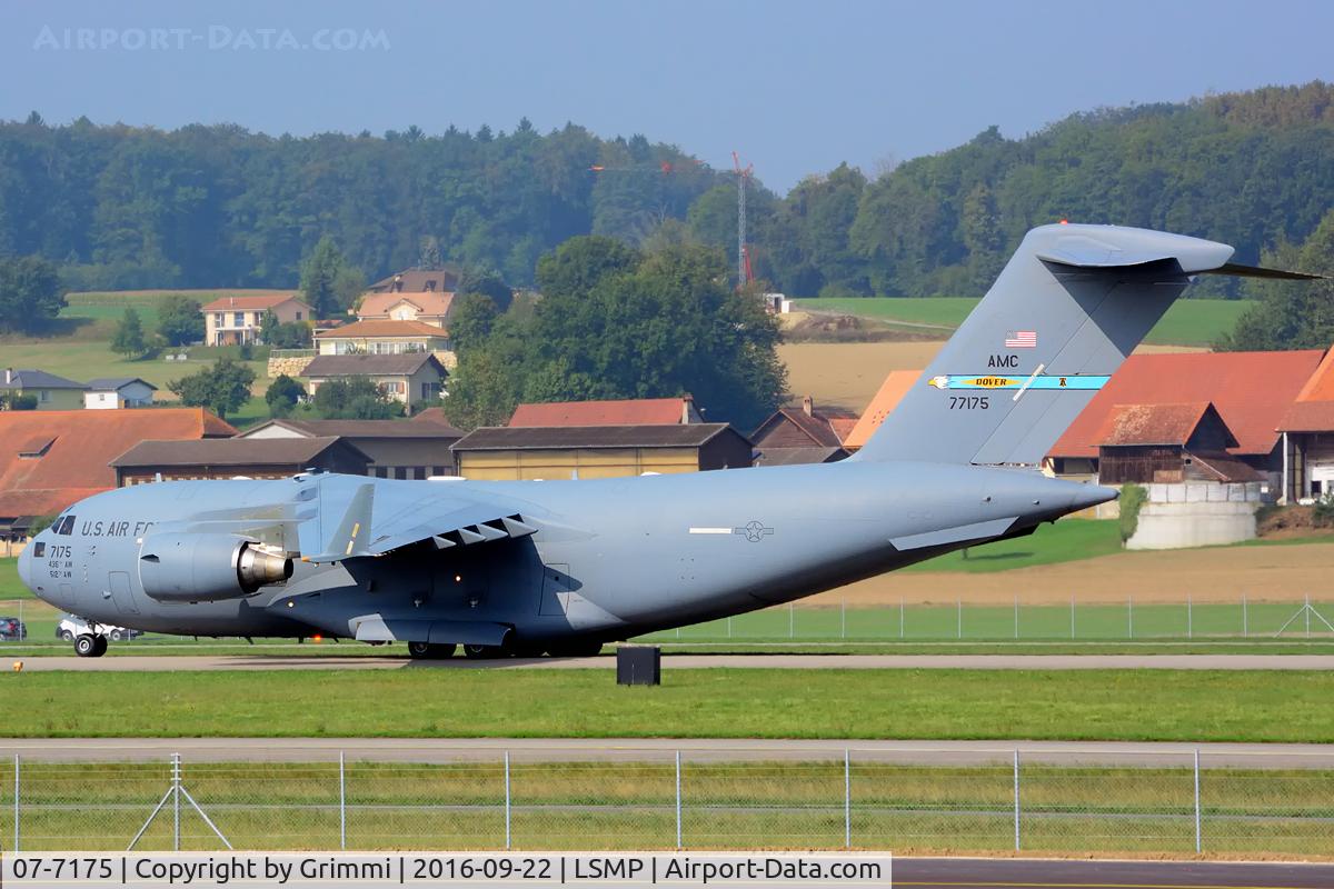 07-7175, 2007 Boeing C-17A Globemaster III C/N 50193/F192/P175, The big one is taxiing to runway 05. Delivered AIM-120C-7 AMRAAM missiles (Switzerland uses AIM-120B 'till now).