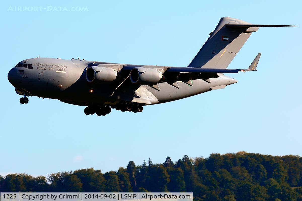 1225, Boeing C-17A Globemaster III C/N F-237/UE-3, UAE Globemaster - one of two C-17s visiting Payerne due Air14 Airshow