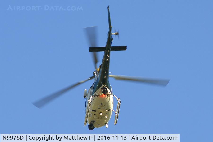 N997SD, 2014 Airbus Helicopters AS-350B-3 Ecureuil C/N 7949, STAR97 Passes by on Routine-Patrol