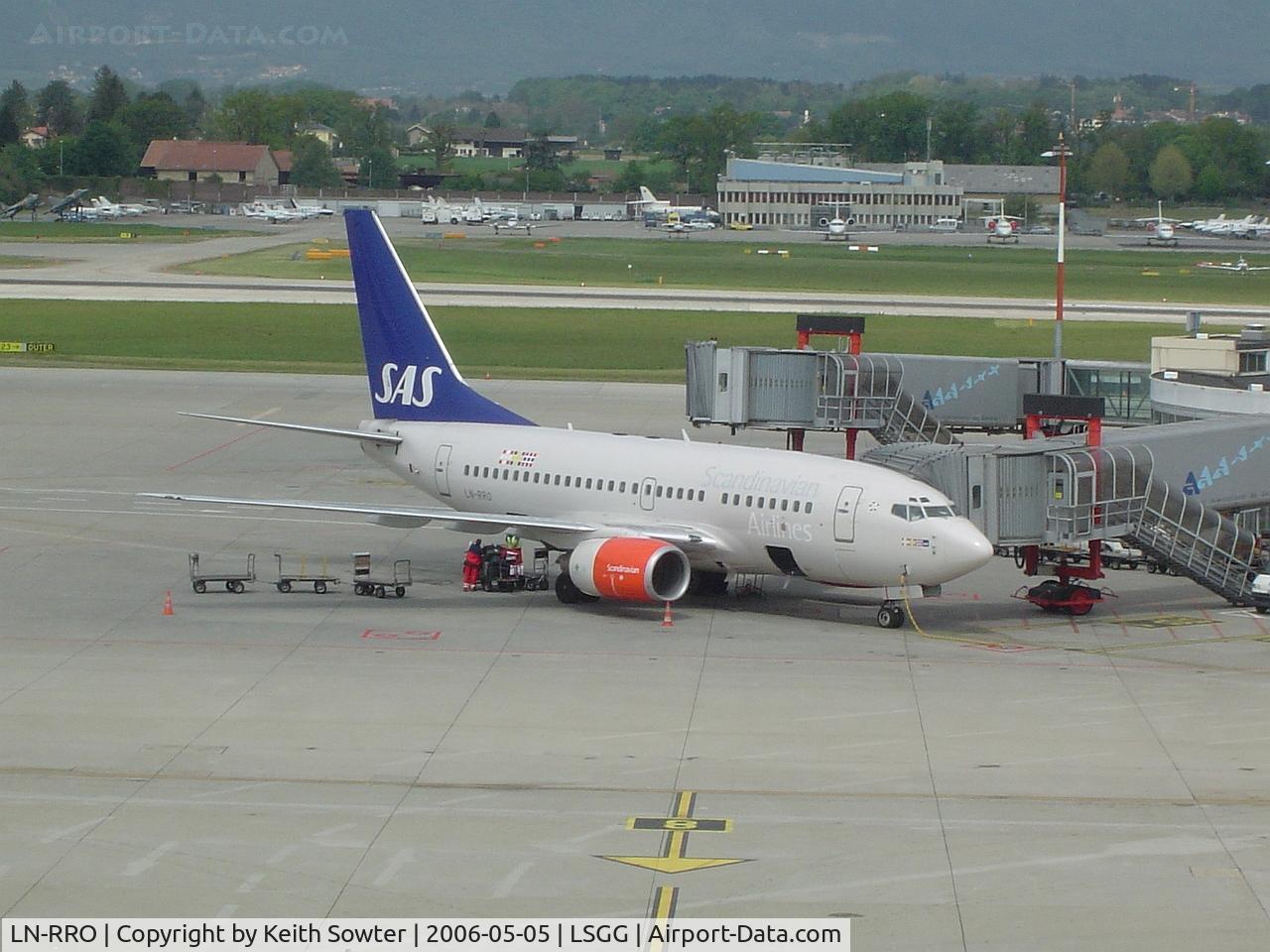 LN-RRO, 1998 Boeing 737-683 C/N 28288, Parked on stand