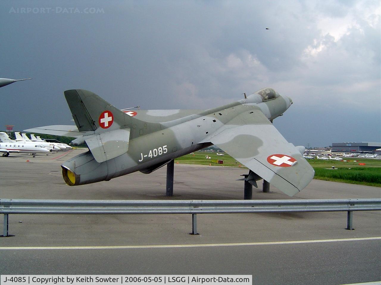J-4085, 1955 Hawker Hunter F.58 C/N 41H/697452, On display