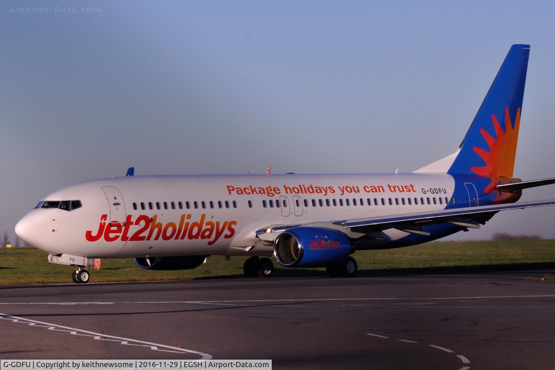 G-GDFU, 2001 Boeing 737-8K5 C/N 30416, Leaving Norwich following maintenance.