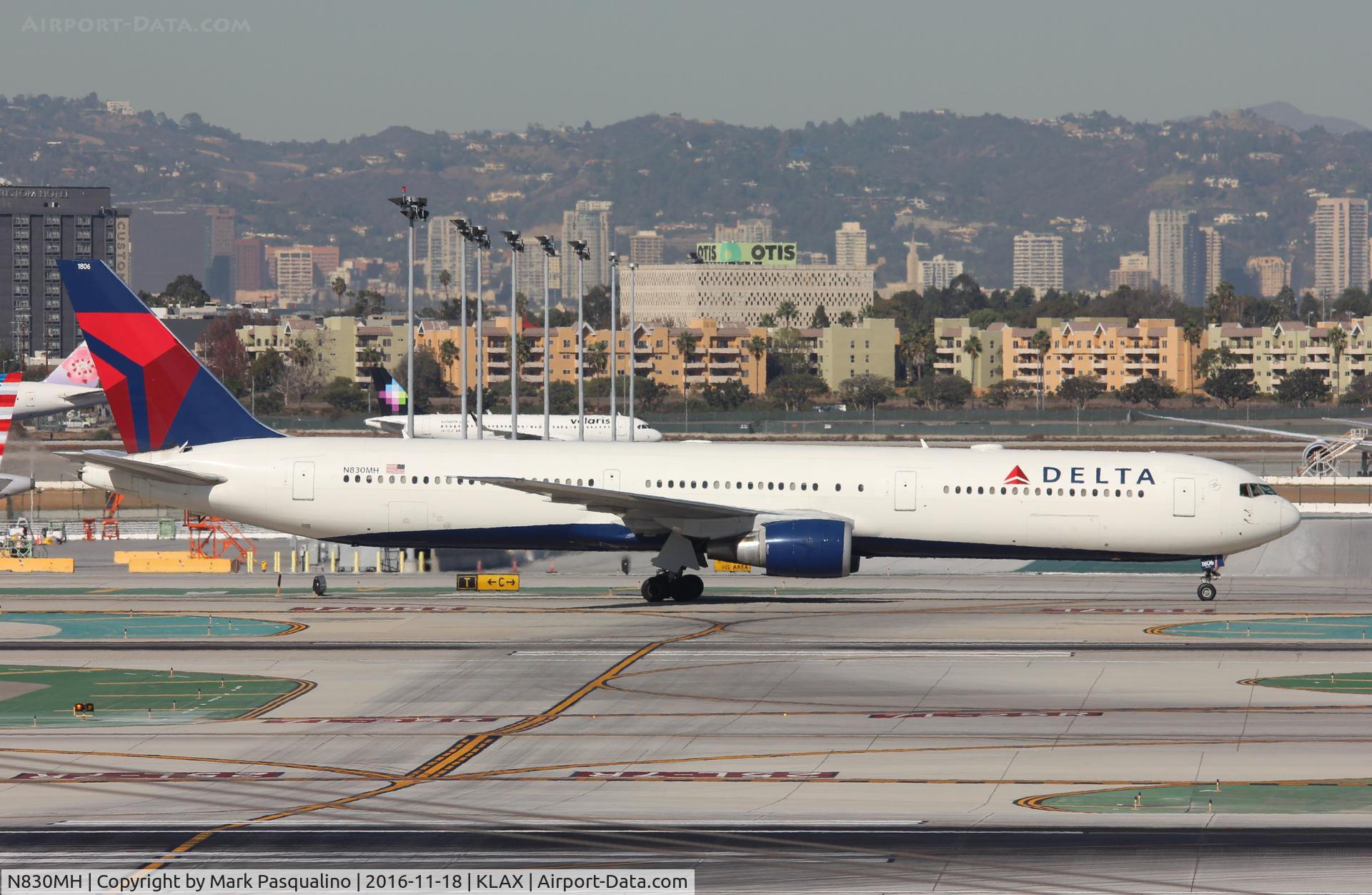N830MH, 2000 Boeing 767-432/ER C/N 29701, Boeing 767-400ER