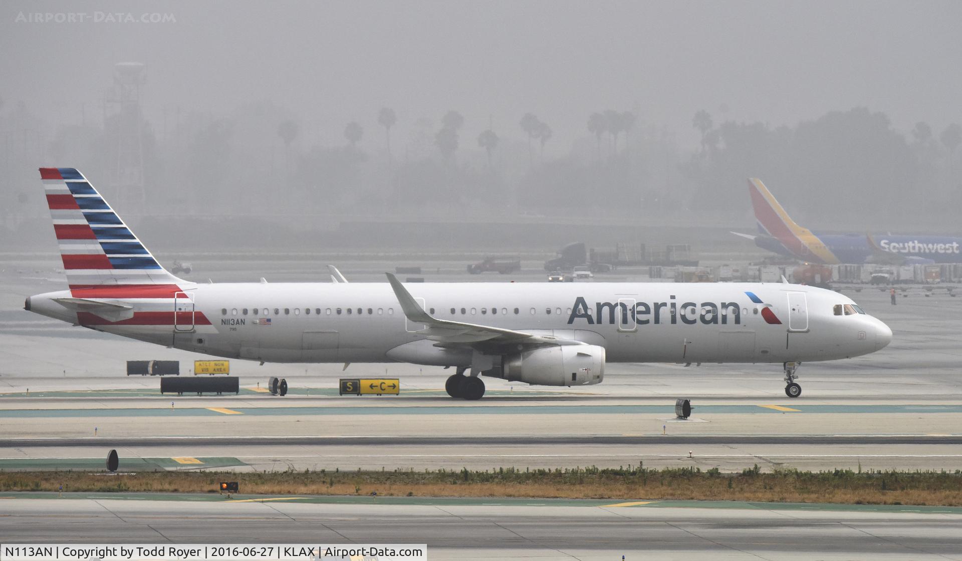 N113AN, 2014 Airbus A321-231 C/N 6020, Taxiing at LAX on a foggy morning