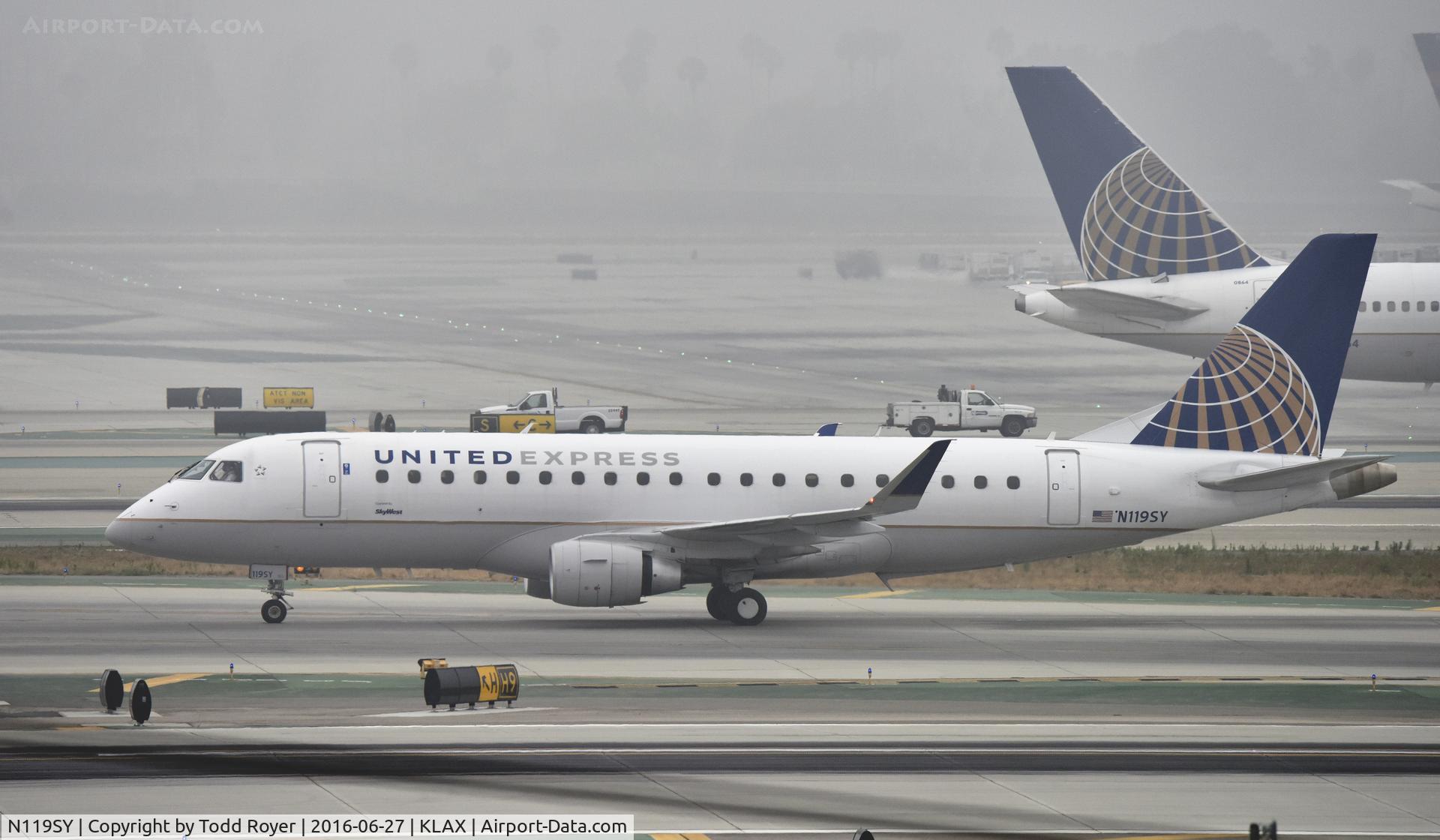 N119SY, 2014 Embraer 175LR (ERJ-170-200LR) C/N 17000421, Taxing at LAX on a foggy morning