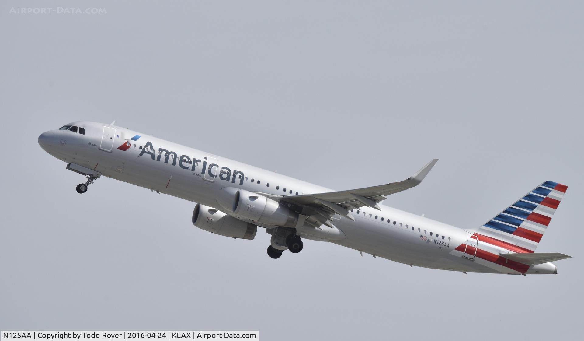 N125AA, 2014 Airbus A321-231 C/N 6272, Departing LAX