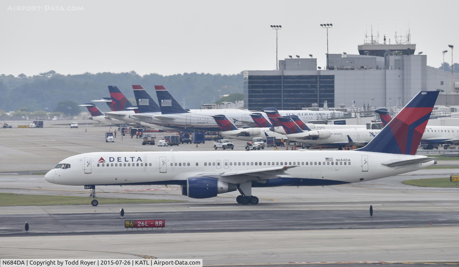 N684DA, 1993 Boeing 757-232 C/N 27104, Departing Atlanta