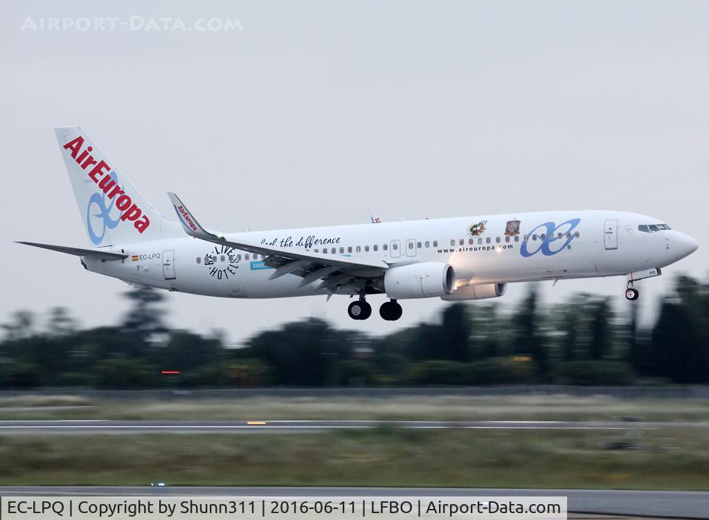 EC-LPQ, 2012 Boeing 737-85P C/N 35496, Landing rwy 32R with Spanish Soccer Team on board for Euro2016... additional markings on fuselage