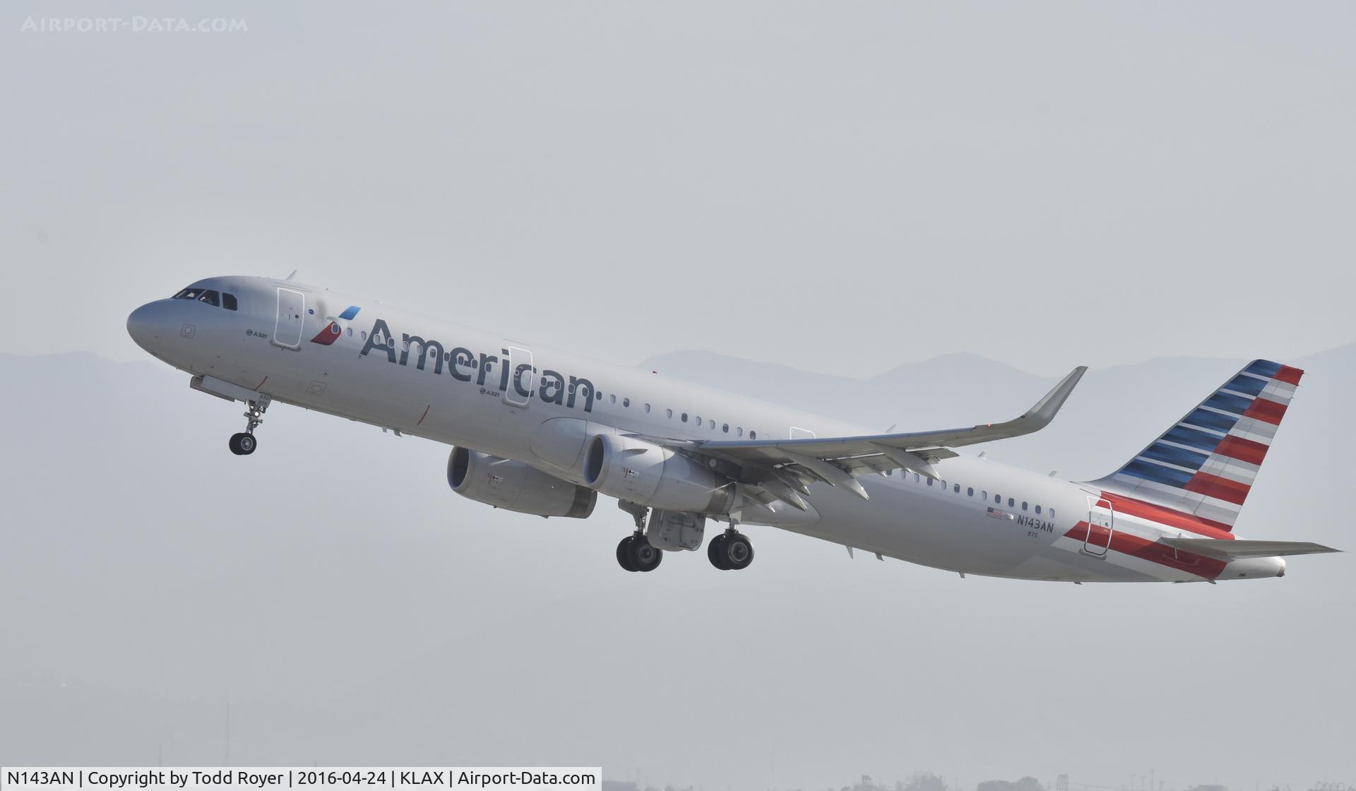 N143AN, 2015 Airbus A321-231 C/N 6745, Departing LAX